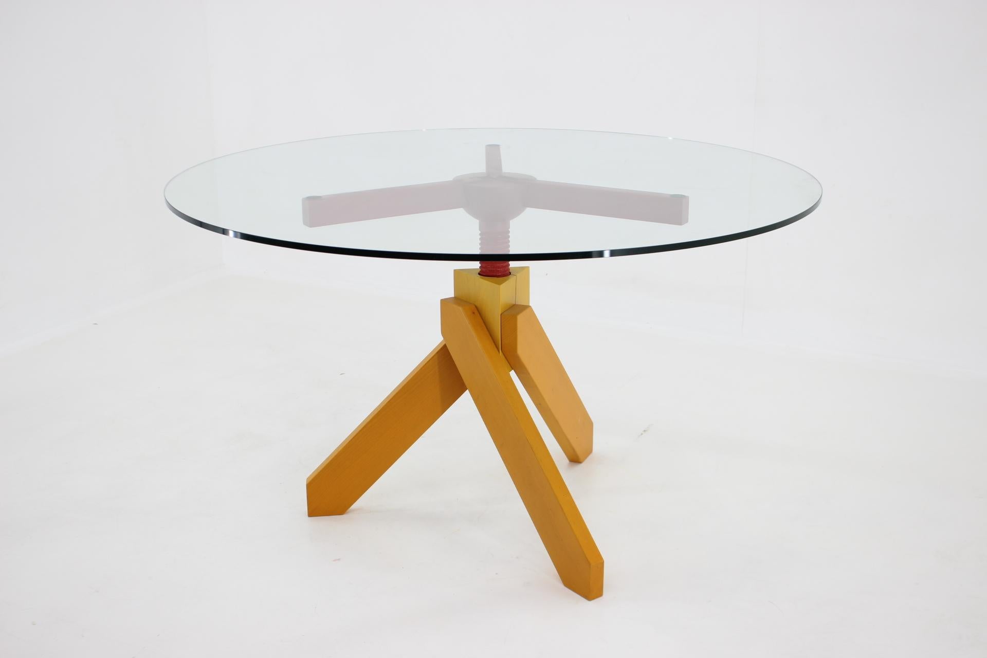 Mid-Century Modern 1980s Raul Barbieri Table and Stools for Rexite, Italy For Sale
