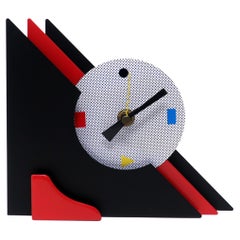 Reloj de sobremesa o de chimenea apilado, rojo y negro, de los años 80