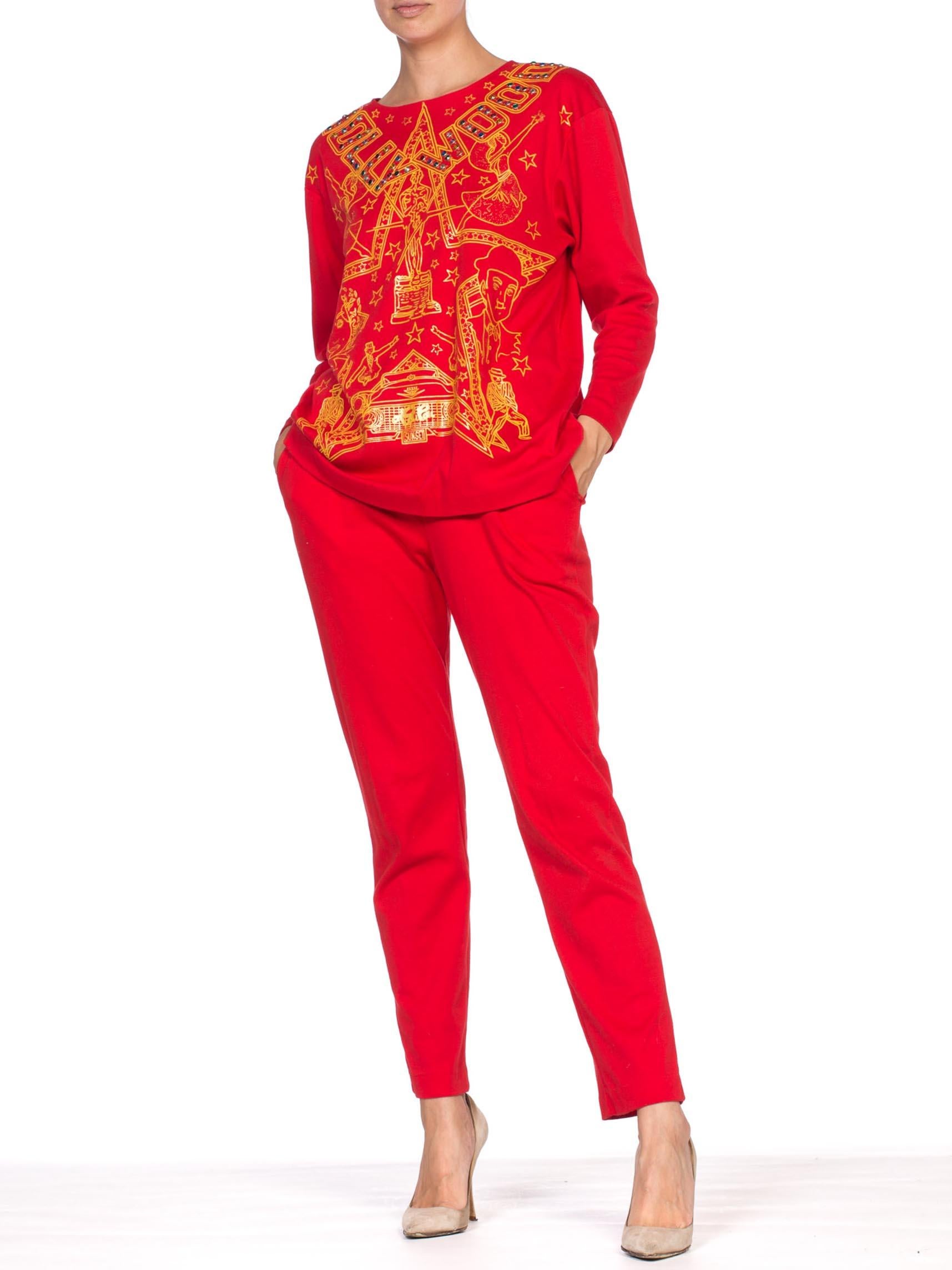 Maglia rossa in cotone Hollywood Glamour con cristalli anni '80  Ensemble in vendita 1