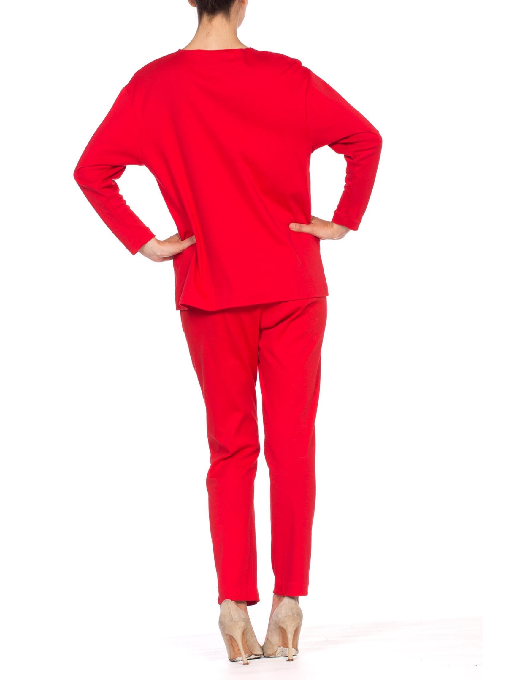 Maglia rossa in cotone Hollywood Glamour con cristalli anni '80  Ensemble in vendita 5