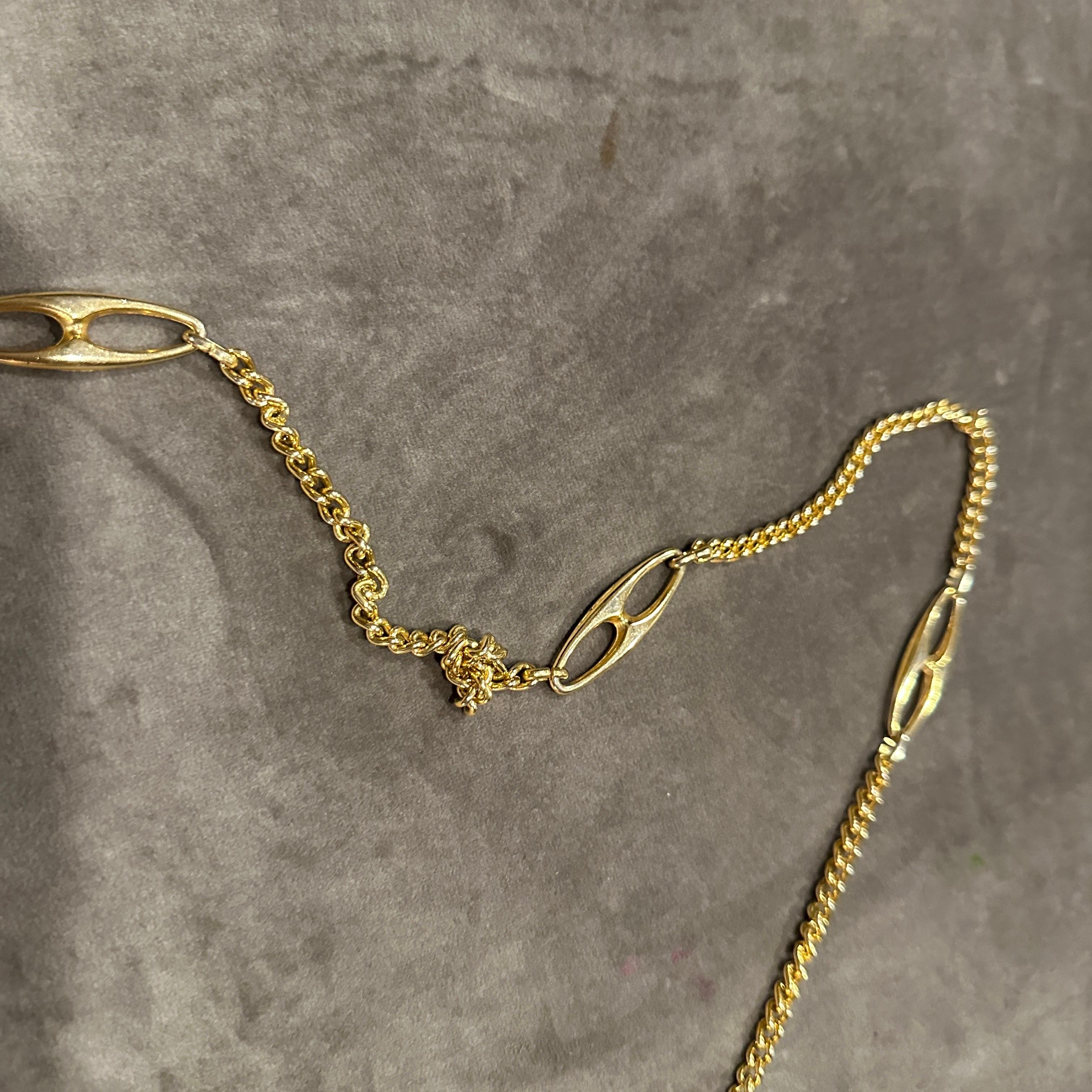 1980s Red Leather and Brass Chain Italian Shoulder Bag For Sale 6