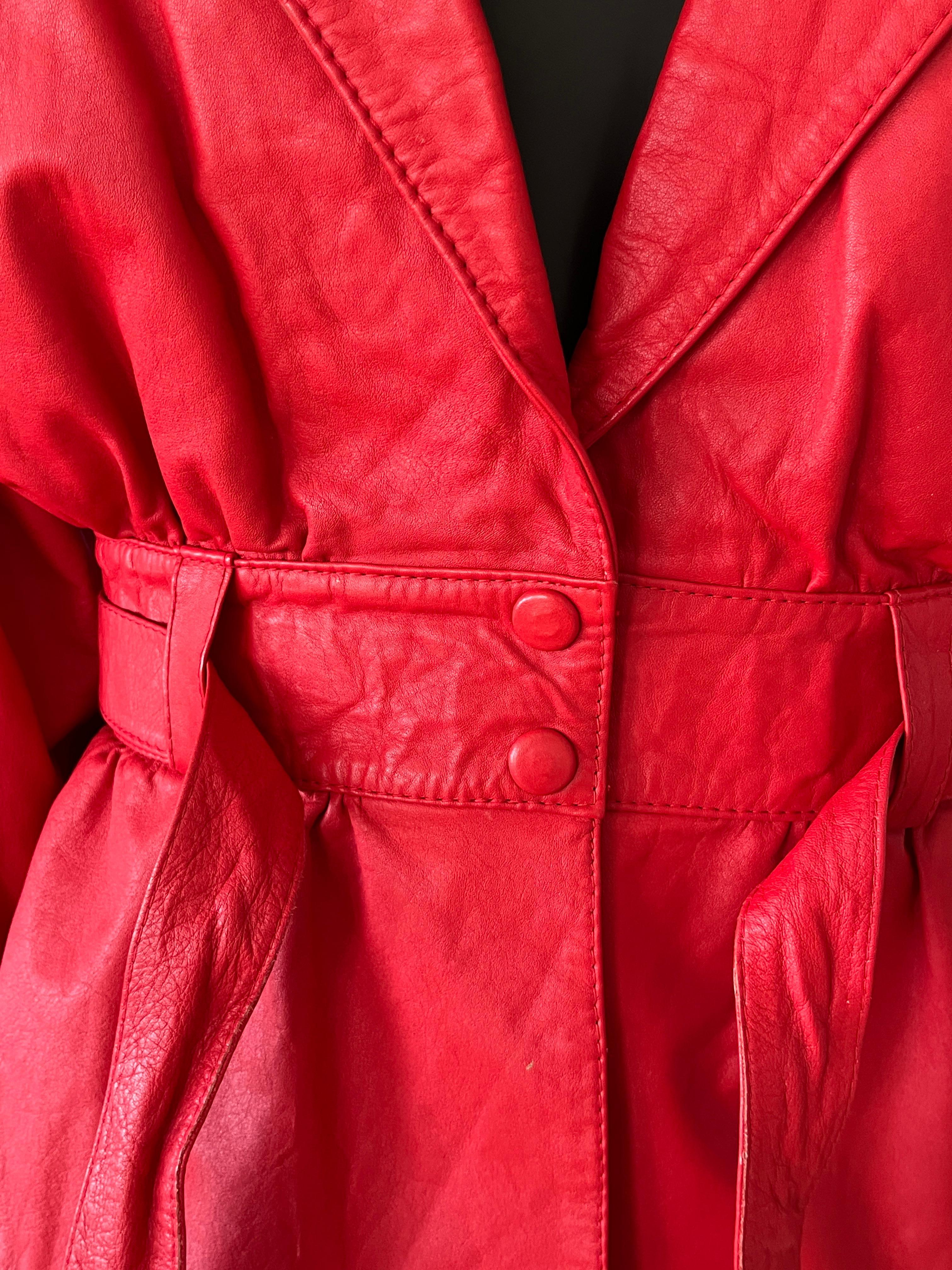Veste en cuir rouge des années 1980 en vente 7