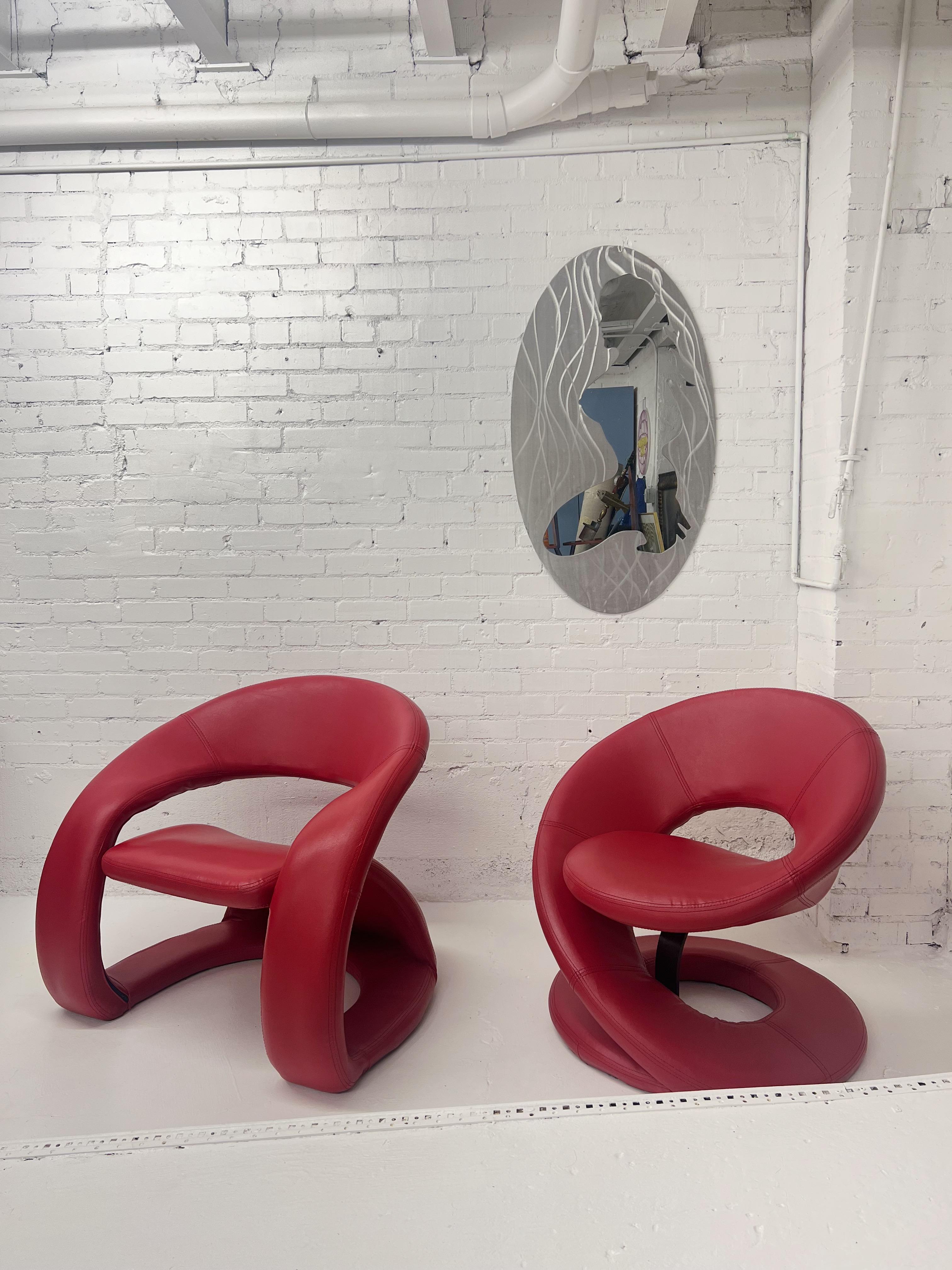 1980's Red Pop Art Tongue Chair Attributed to Jaymar In Good Condition In Glendale, AZ