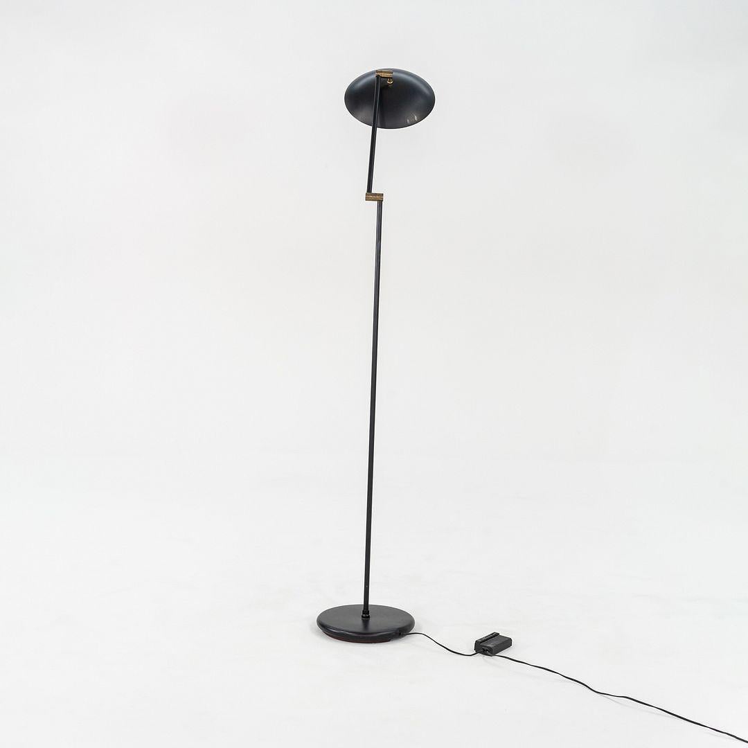 Lámpara de pie de acero Relux Milano de los años 80 en negro Made in Italy en venta 4