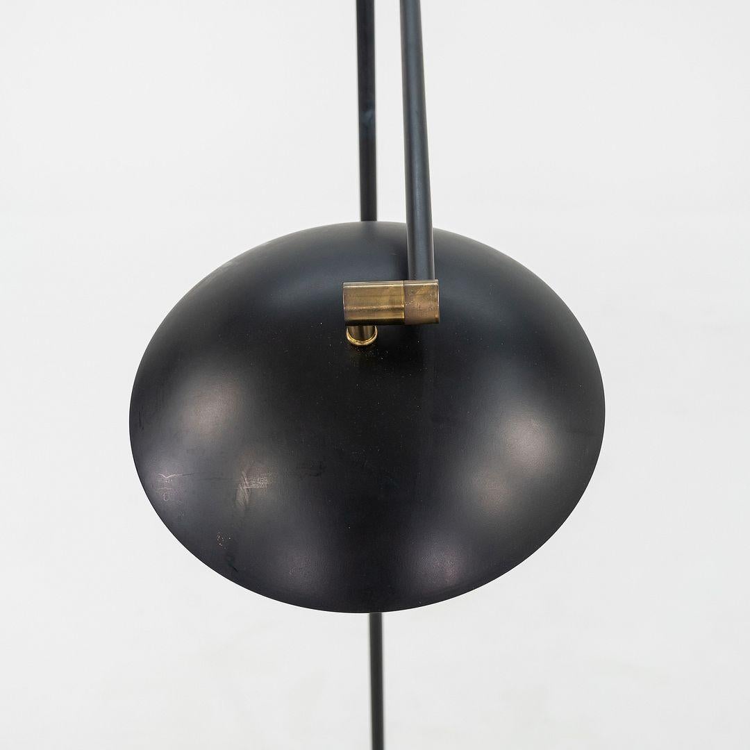 Lámpara de pie de acero Relux Milano de los años 80 en negro Made in Italy Acero en venta
