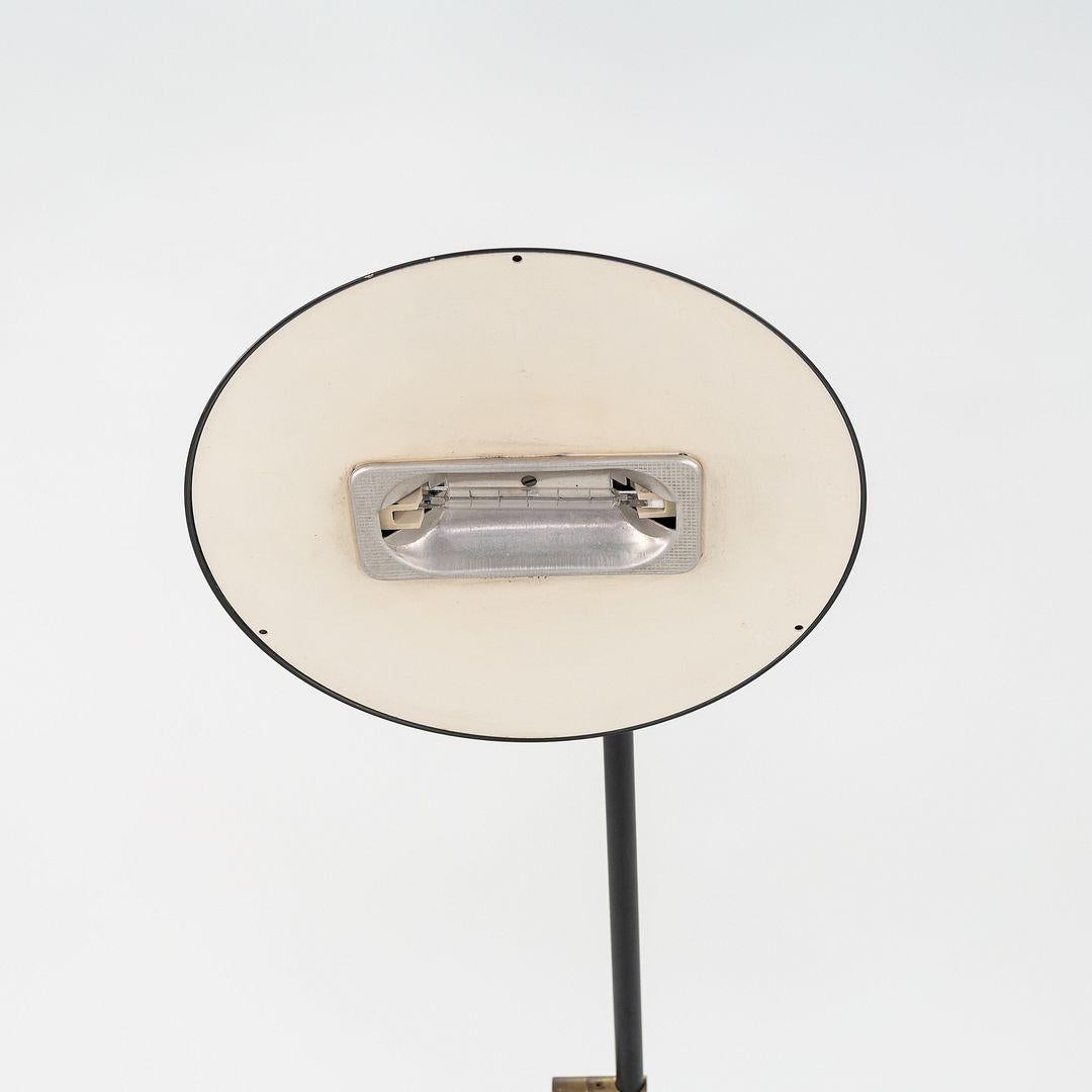 Lámpara de pie de acero Relux Milano de los años 80 en negro Made in Italy en venta 1
