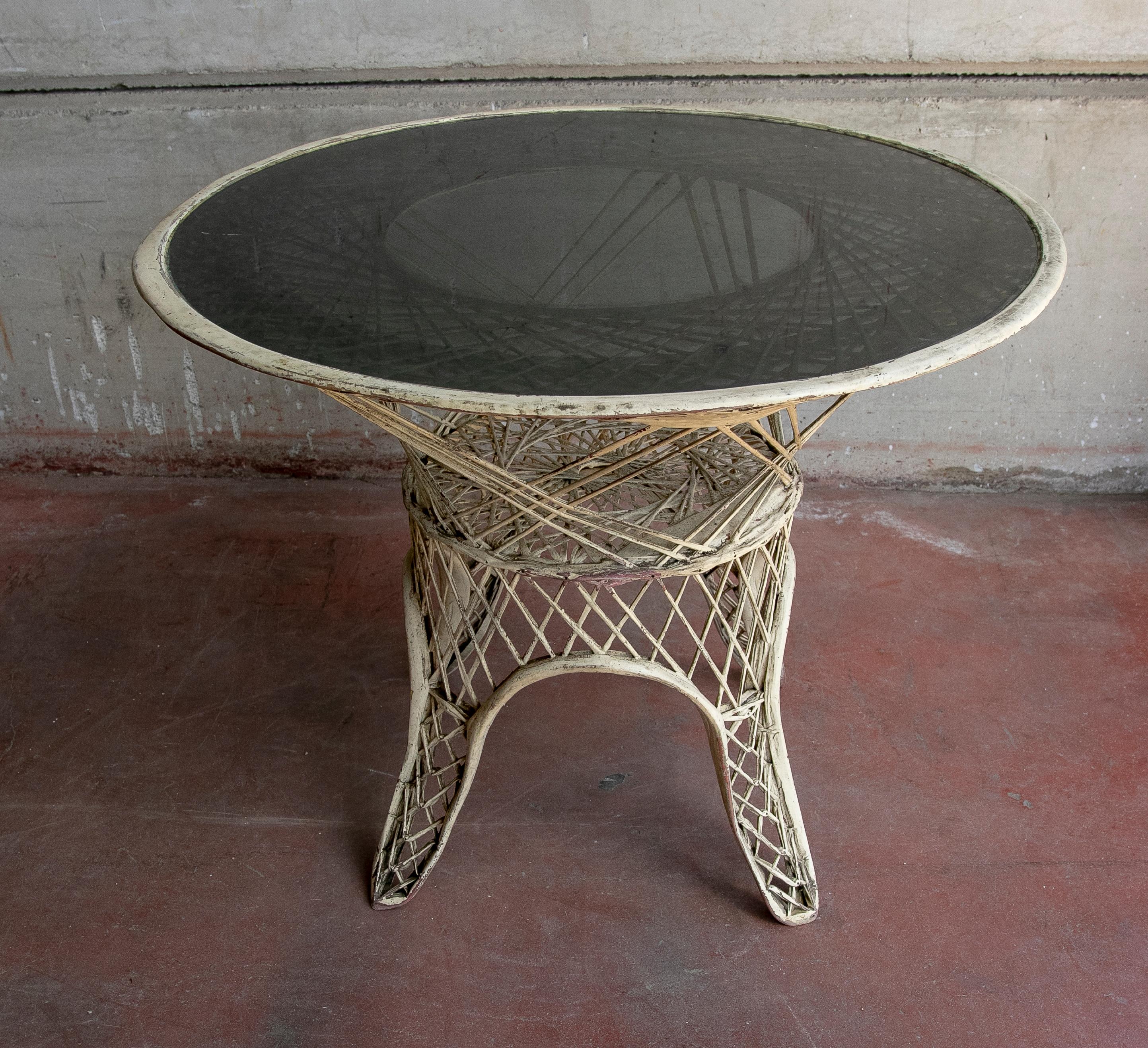 1980s Resin Garden Table  In Good Condition For Sale In Marbella, ES