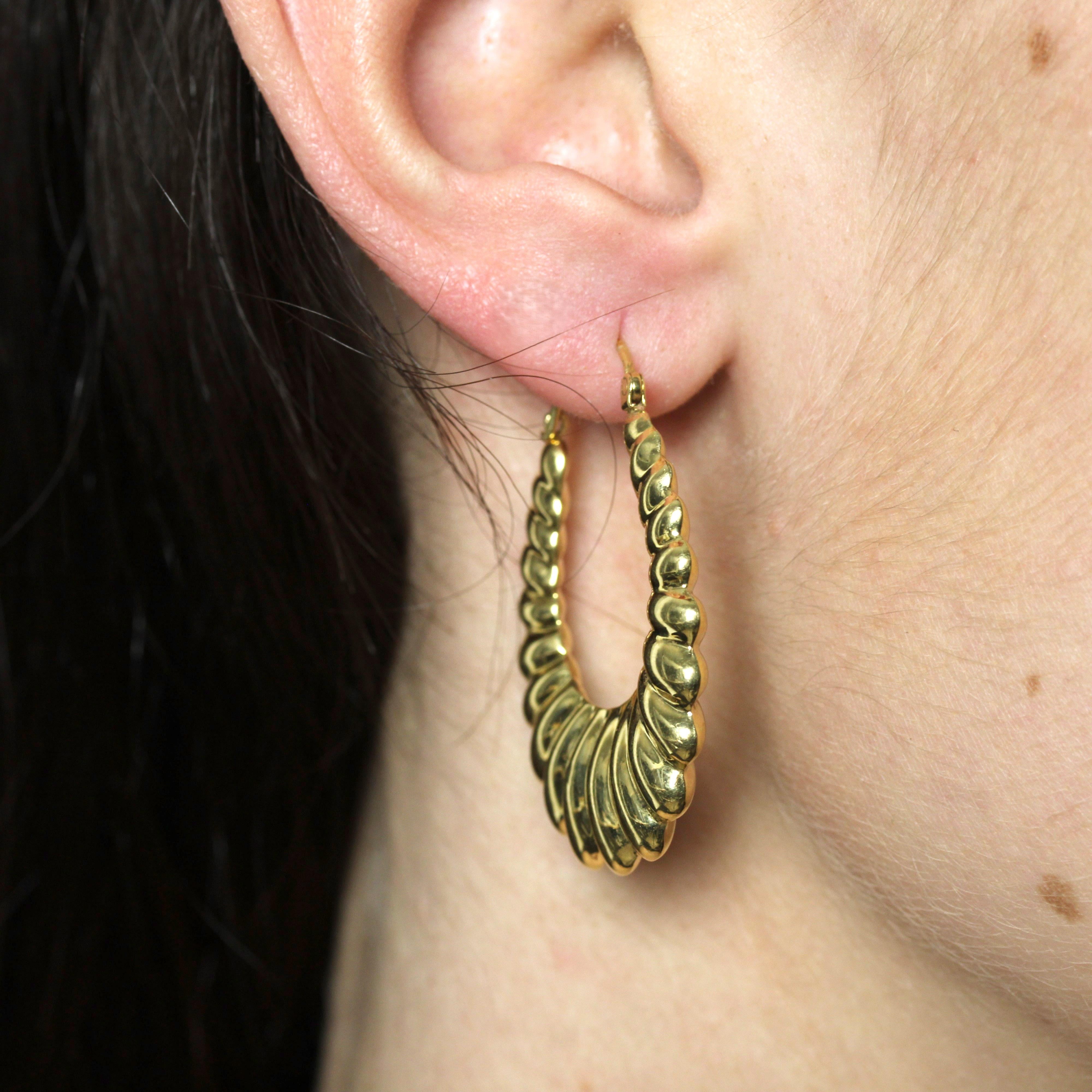 1980s Retro 18 Karat Yellow Gold Gadrooned Large Hoop Earrings For Sale 6