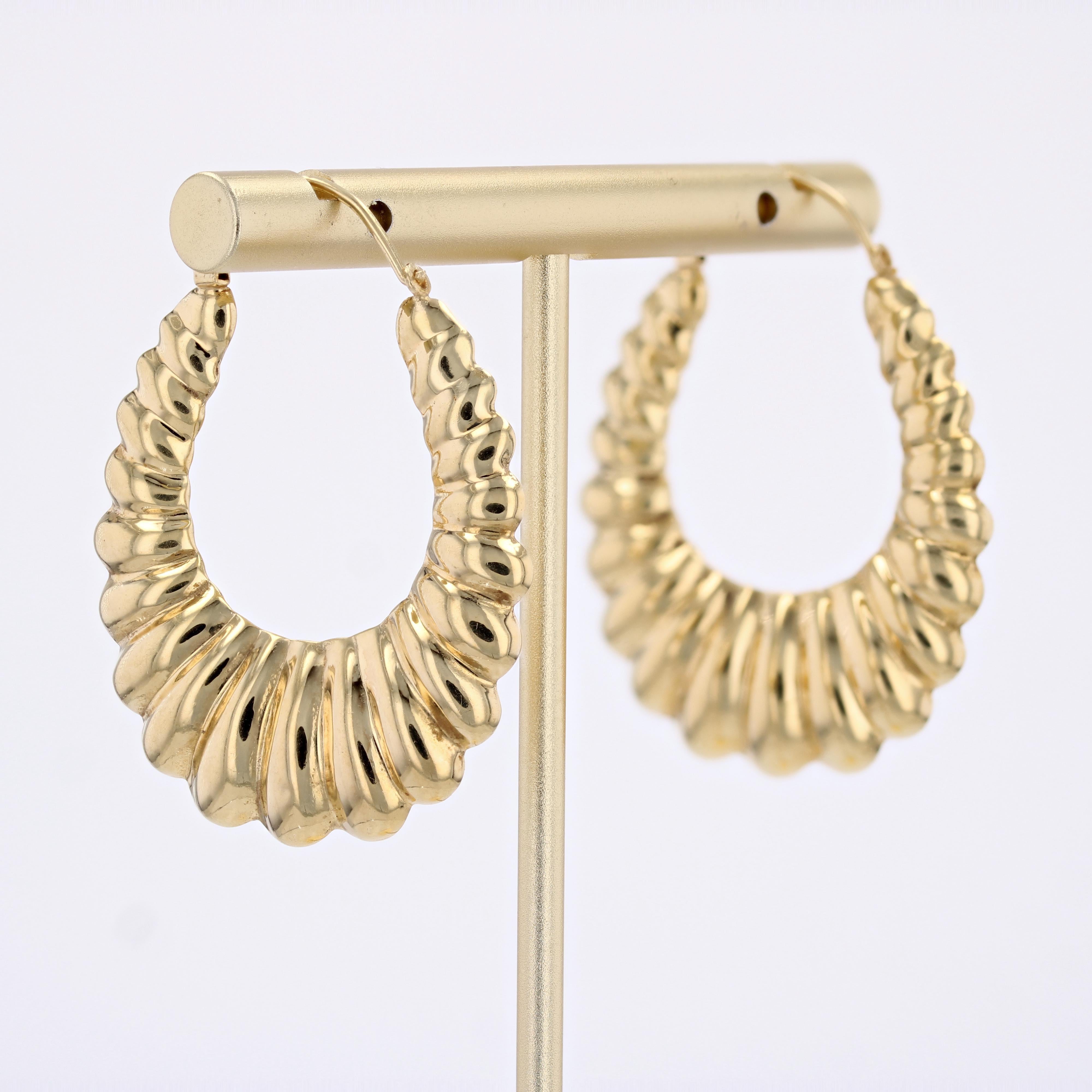 1980s Retro 18 Karat Yellow Gold Gadrooned Large Hoop Earrings For Sale 2