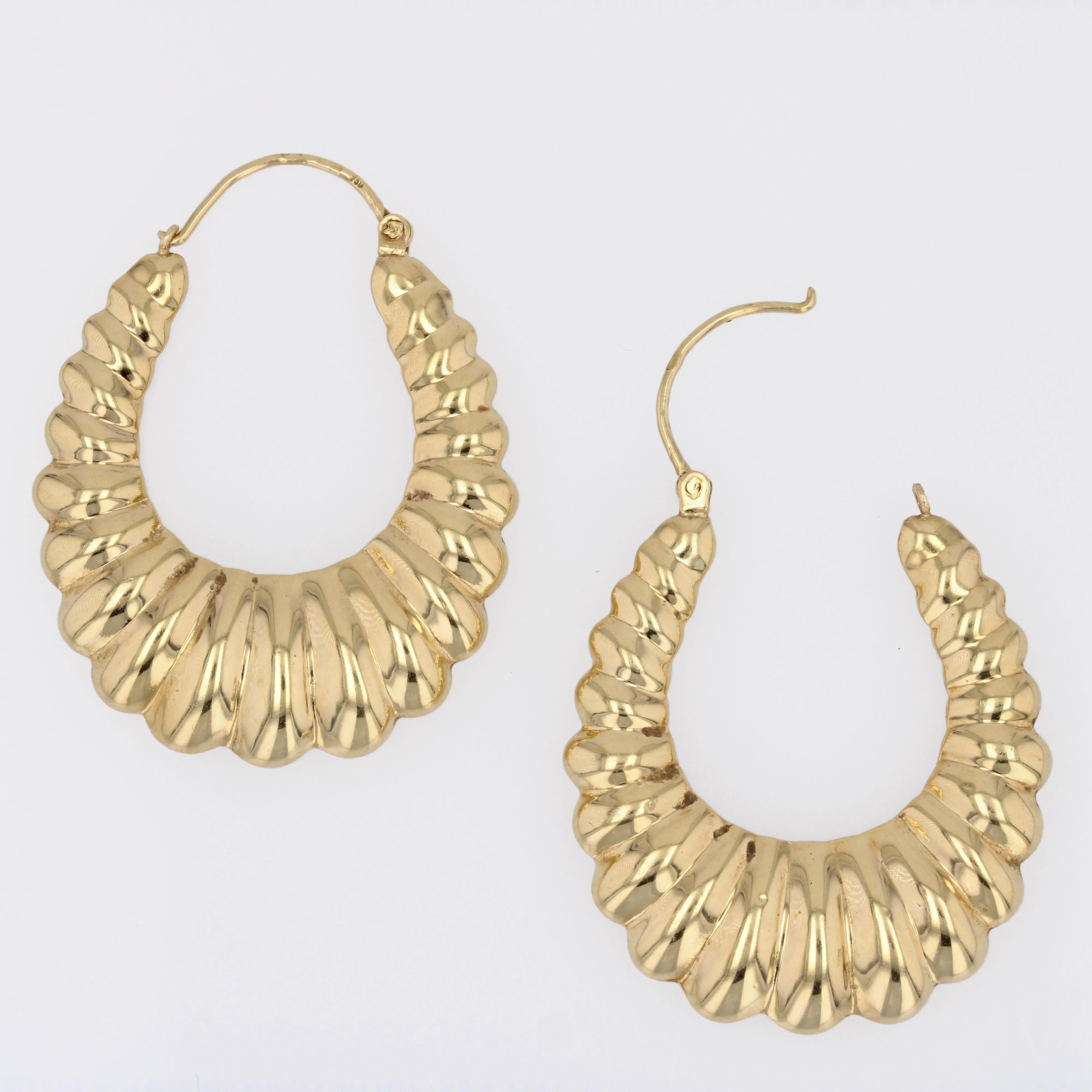 1980s Retro 18 Karat Yellow Gold Gadrooned Large Hoop Earrings For Sale 3