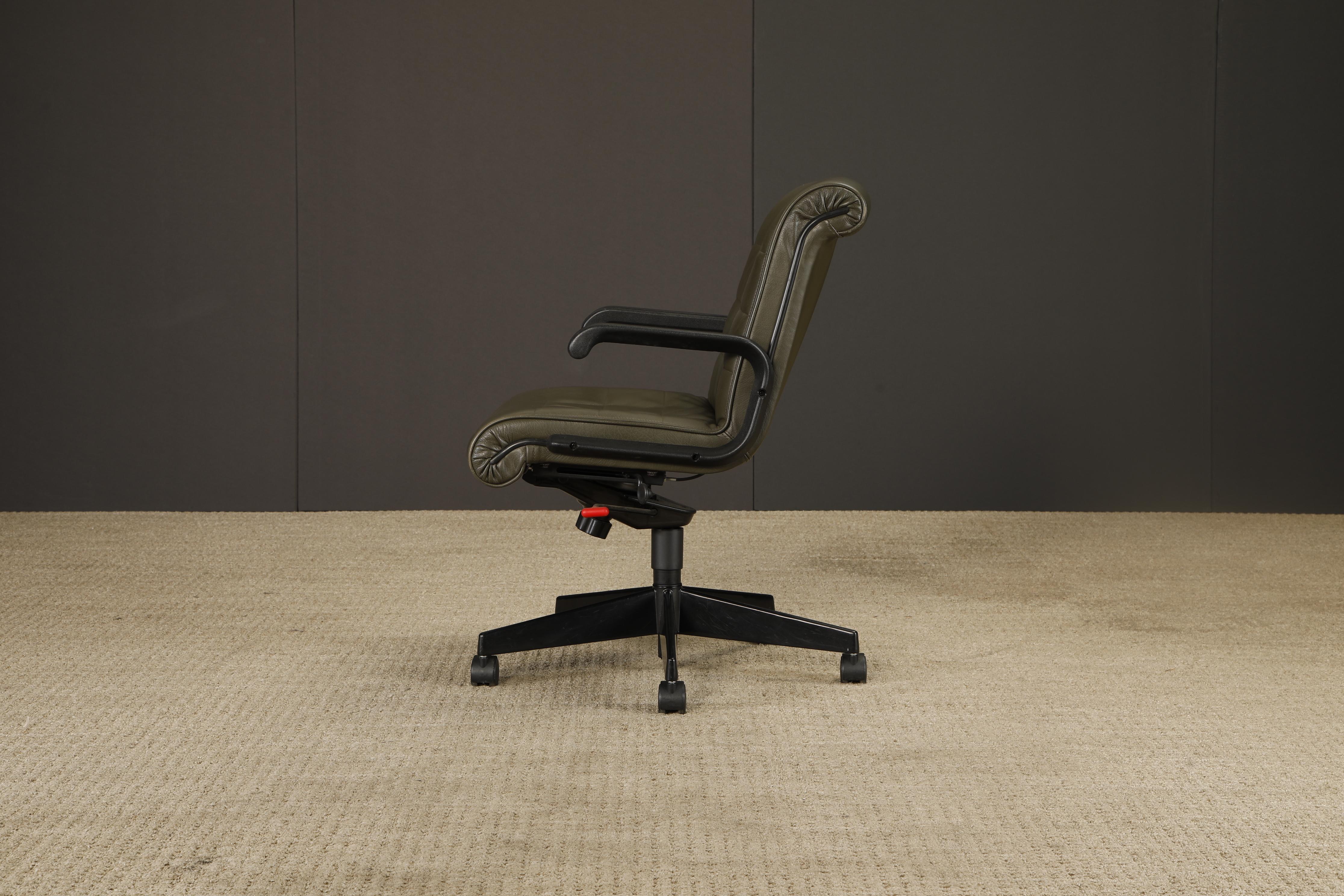 Años 80 Richard Sapper para Knoll Sillón de dirección en piel verde oscuro Cuero en venta