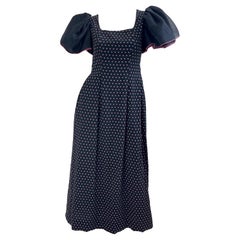 Richilene - Robe midi vintage noire et rose à manches volantes et imprimé fleurs, années 1980