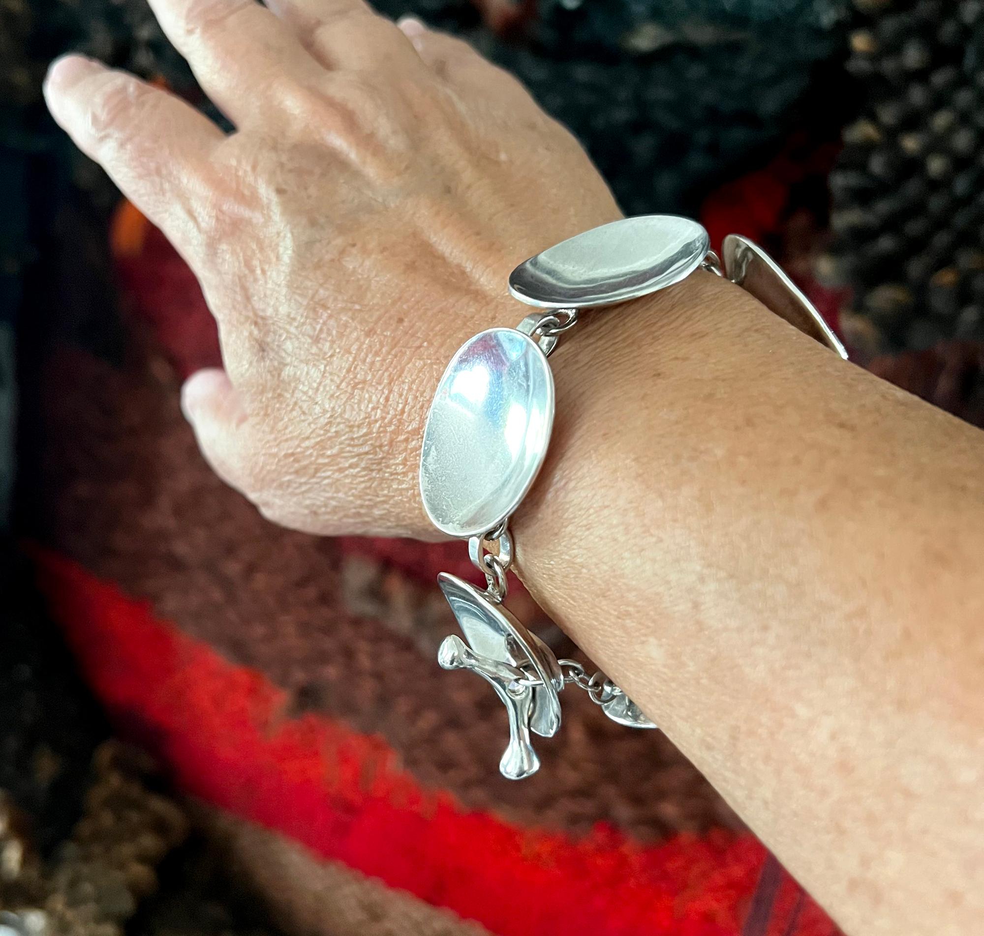 Women's or Men's 1980s Robert Lee Morris Sterling Silver Concave Disc Bracelet For Sale