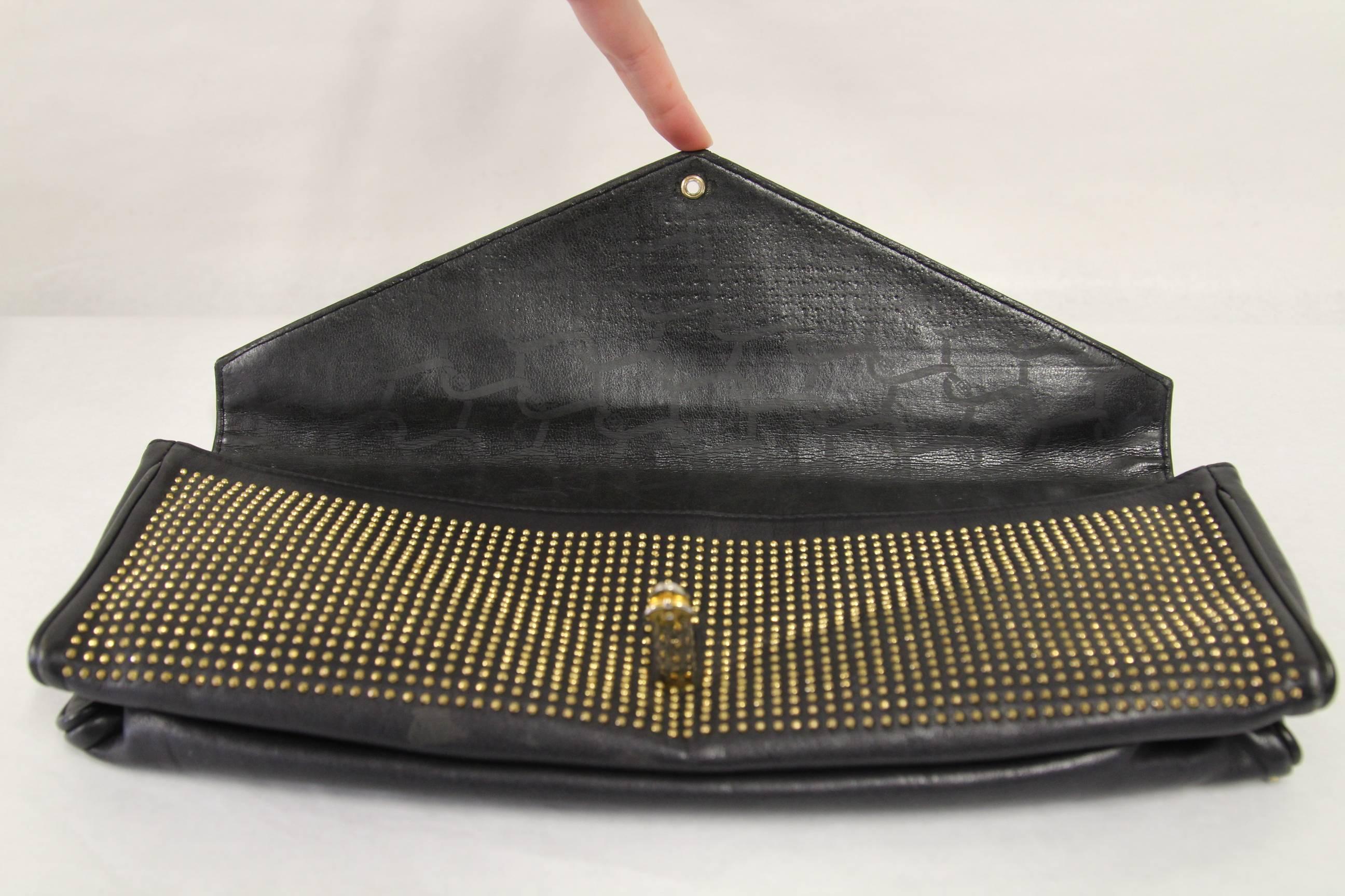 1980s Roberta di Camerino Studded Leather Clutch In Good Condition In Lugo (RA), IT