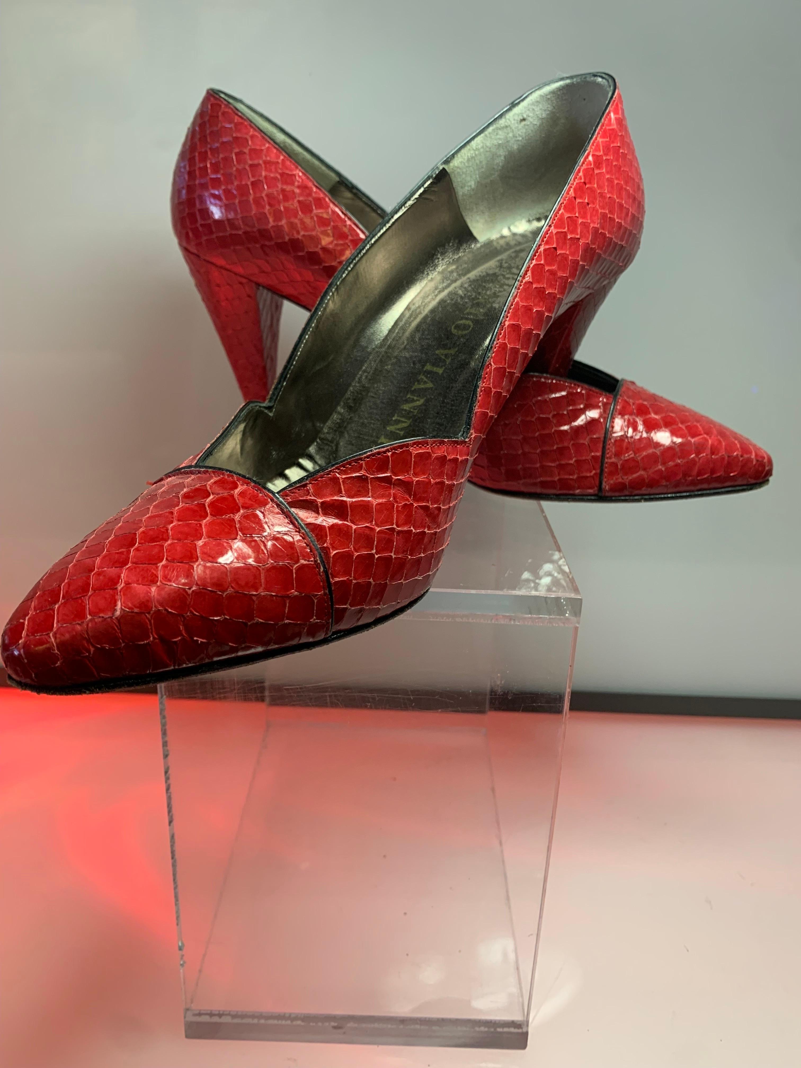 1980s Roberto Vianni Red Snakeskin Pumps Size 8 Medium  In Good Condition For Sale In Gresham, OR