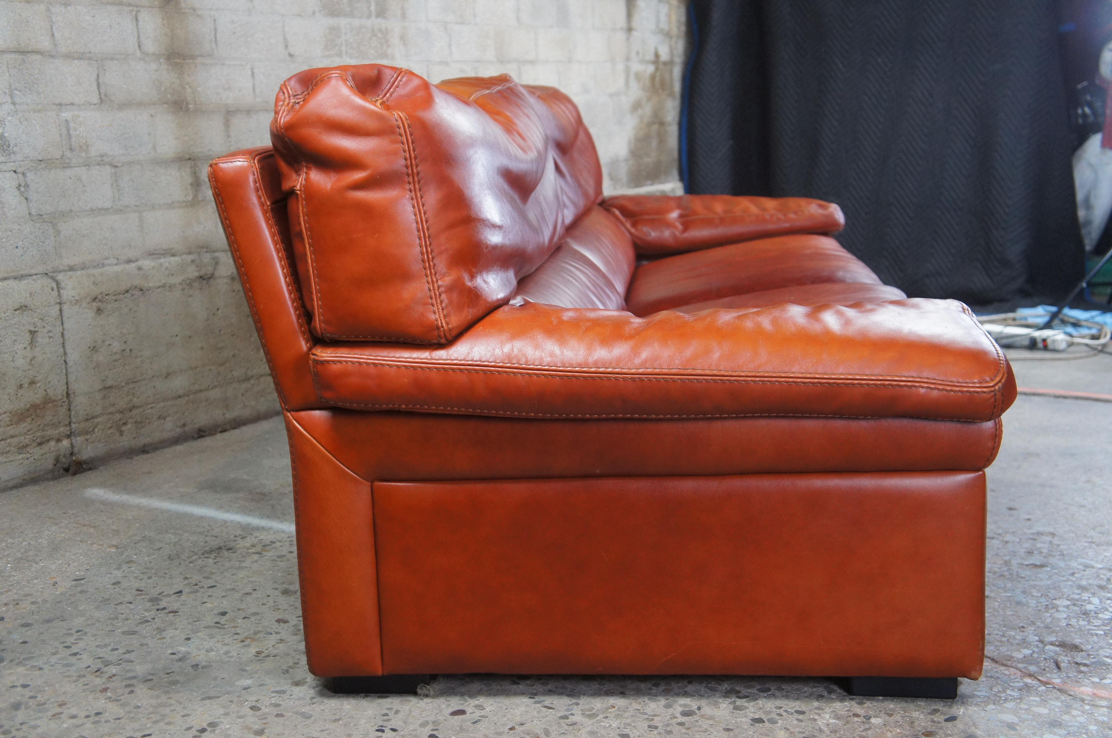 1980s Roche Bobois Modern Burnt Orange Leather Lounge Sofa Couch MCM In Good Condition In Dayton, OH