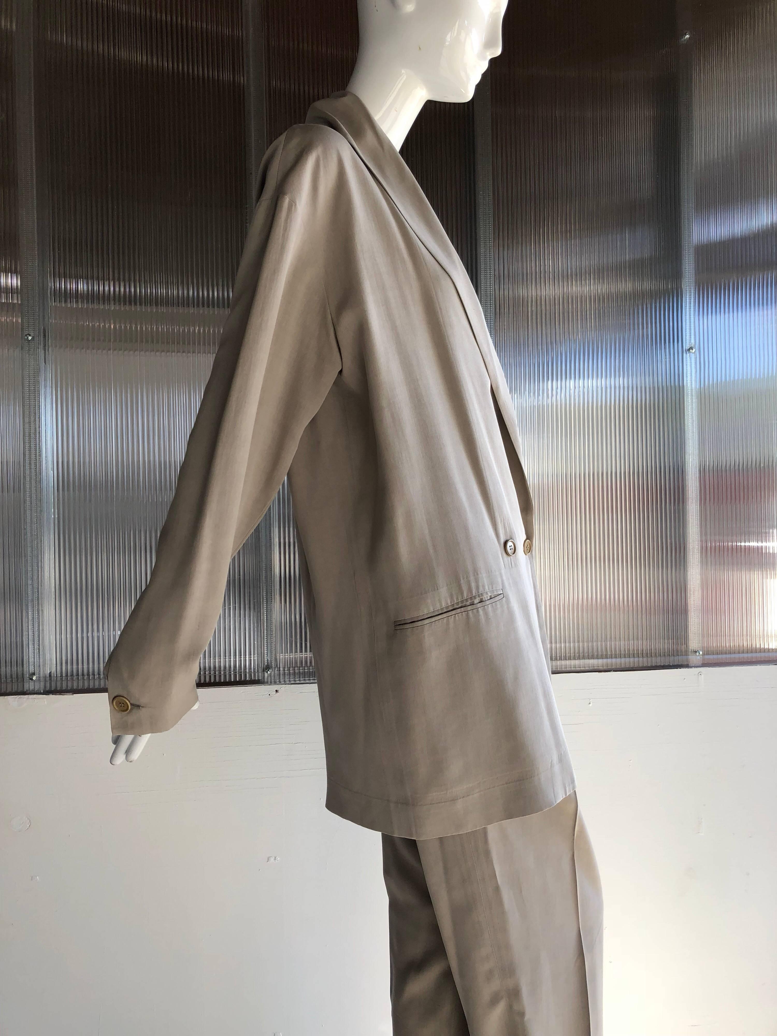 1980s Romeo Gigli Over-Sized-Fit Fluid and Lanky 2-Piece Menswear-Inspired Suit In Excellent Condition In Gresham, OR