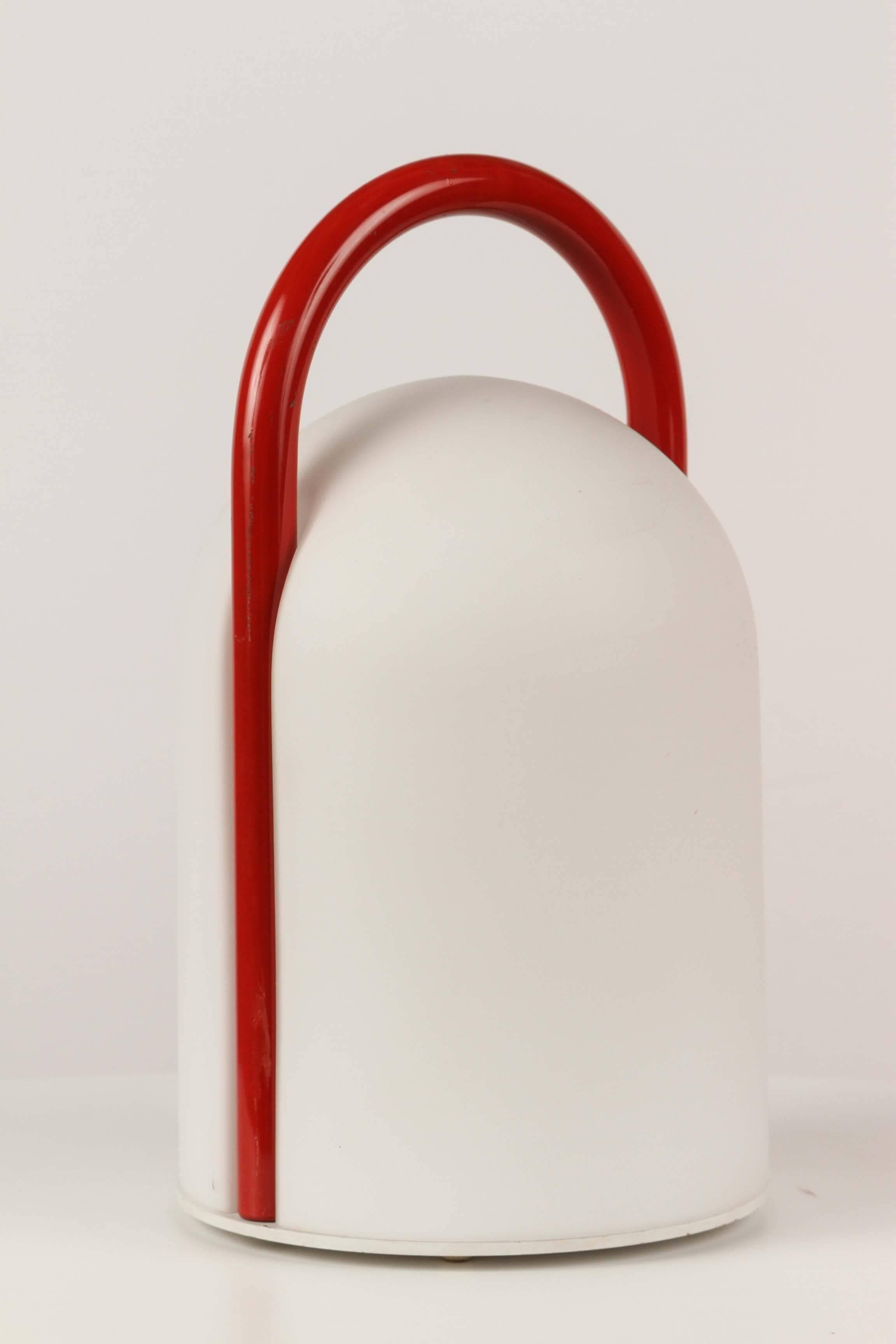 1980er Romolo Lanciani 'Tender'-Tischlampe aus Glas für Tronconi in Rot (Ende des 20. Jahrhunderts) im Angebot