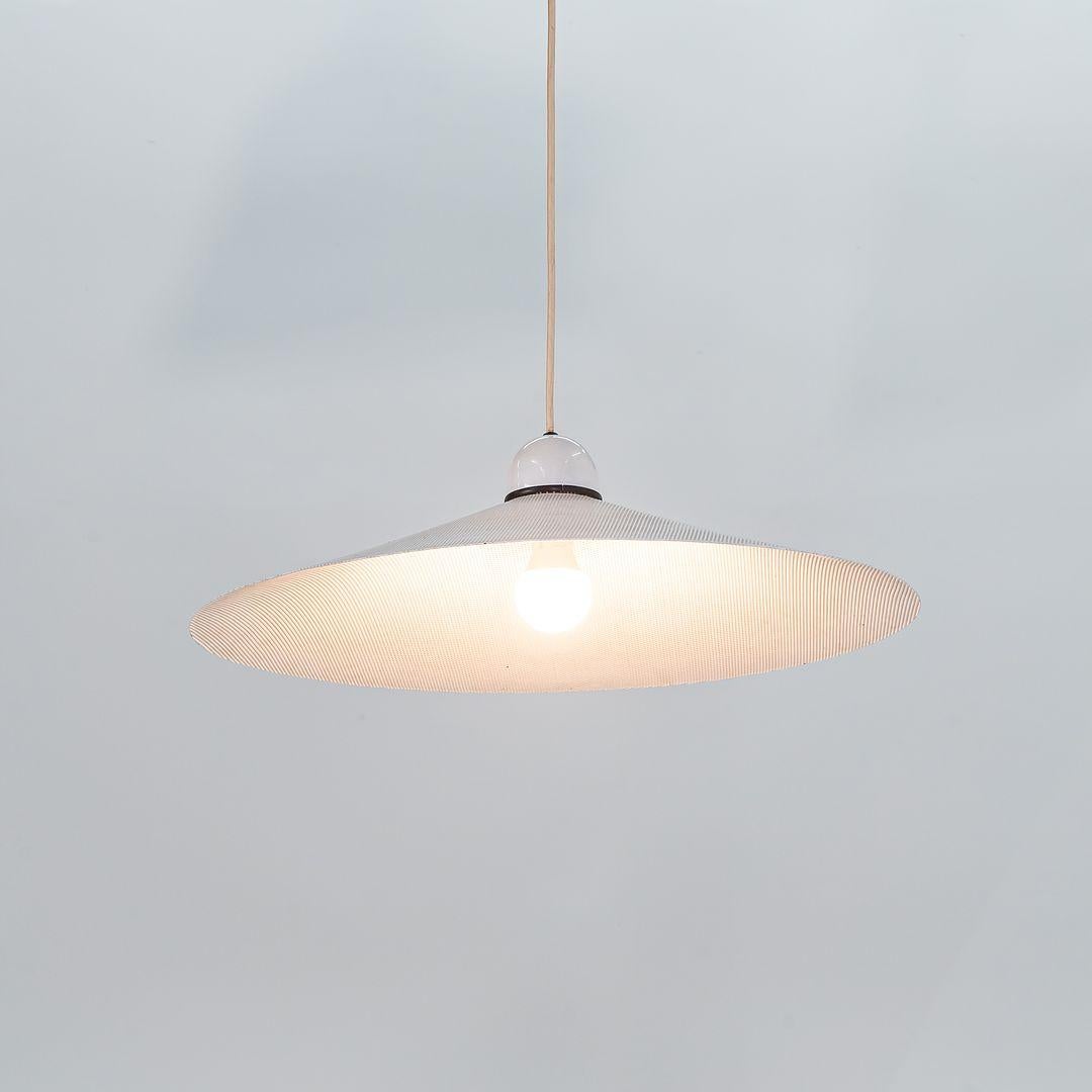 Lampada a sospensione in metallo traforato degli anni '80 di Ron Rezek Lighting, in bianco in vendita 3