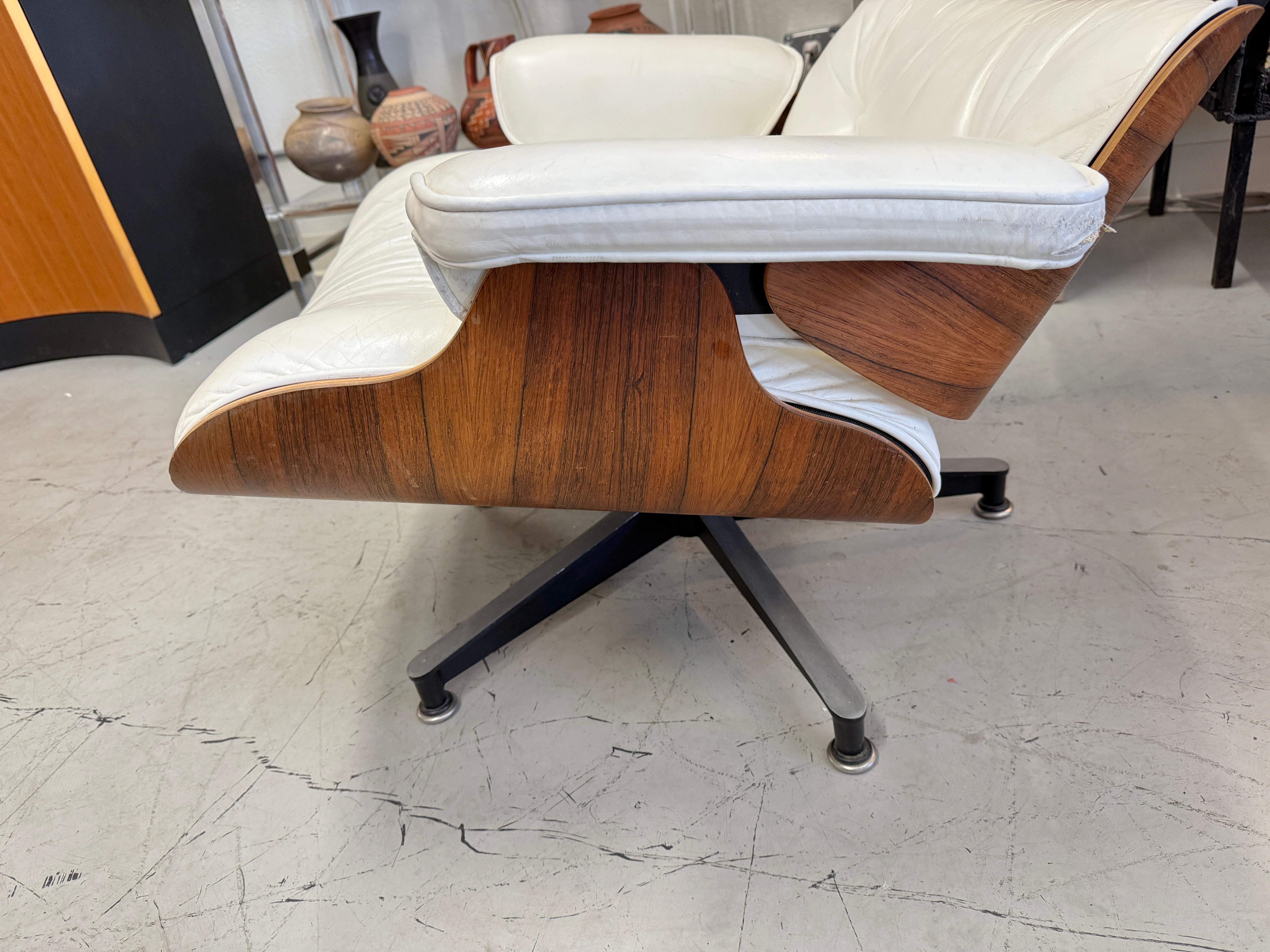 Herman Miller Eames Lounge Chairs aus Palisanderholz und weißem Leder aus den 1980er Jahren im Angebot 7