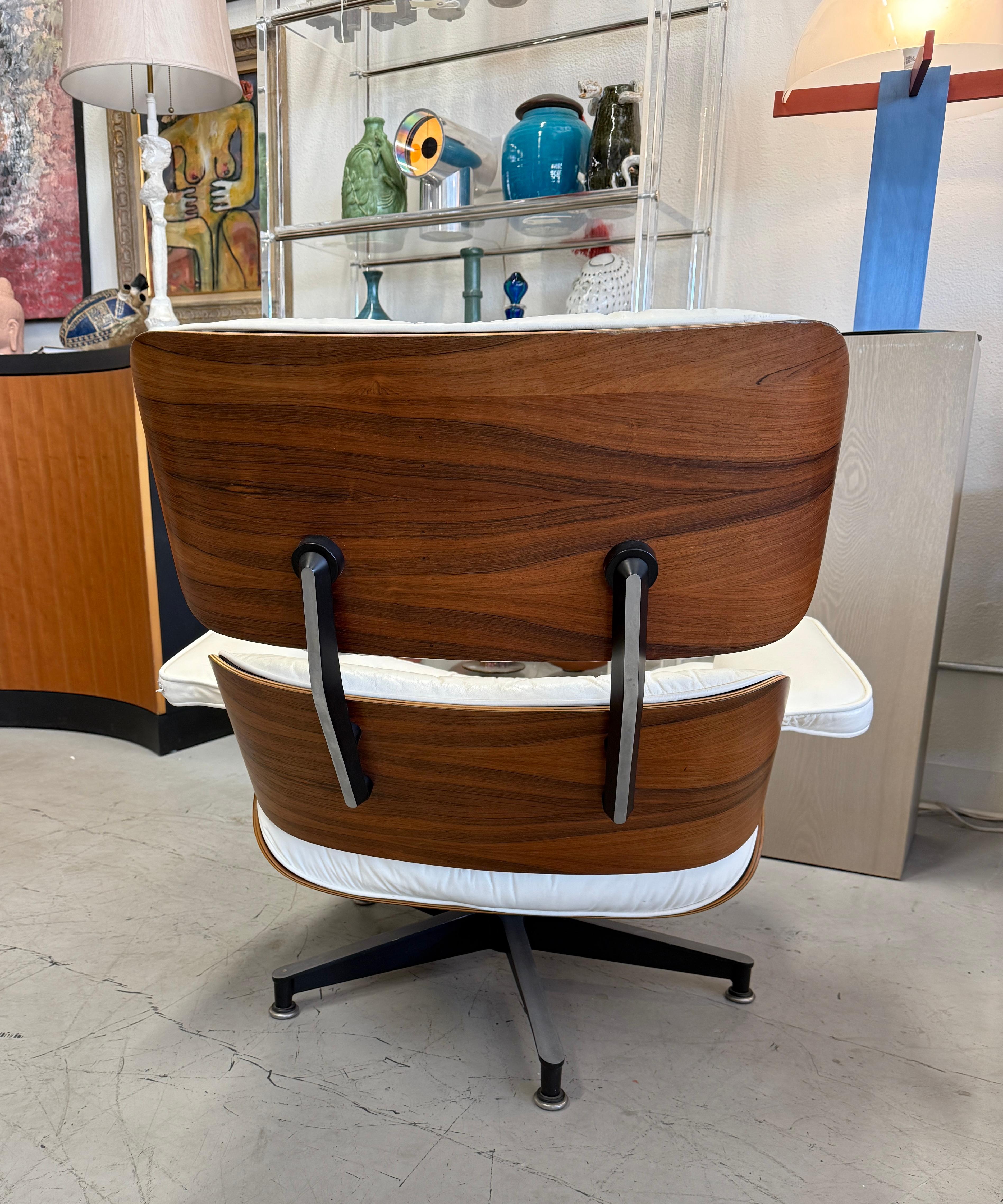 Herman Miller Eames Lounge Chairs aus Palisanderholz und weißem Leder aus den 1980er Jahren im Angebot 3
