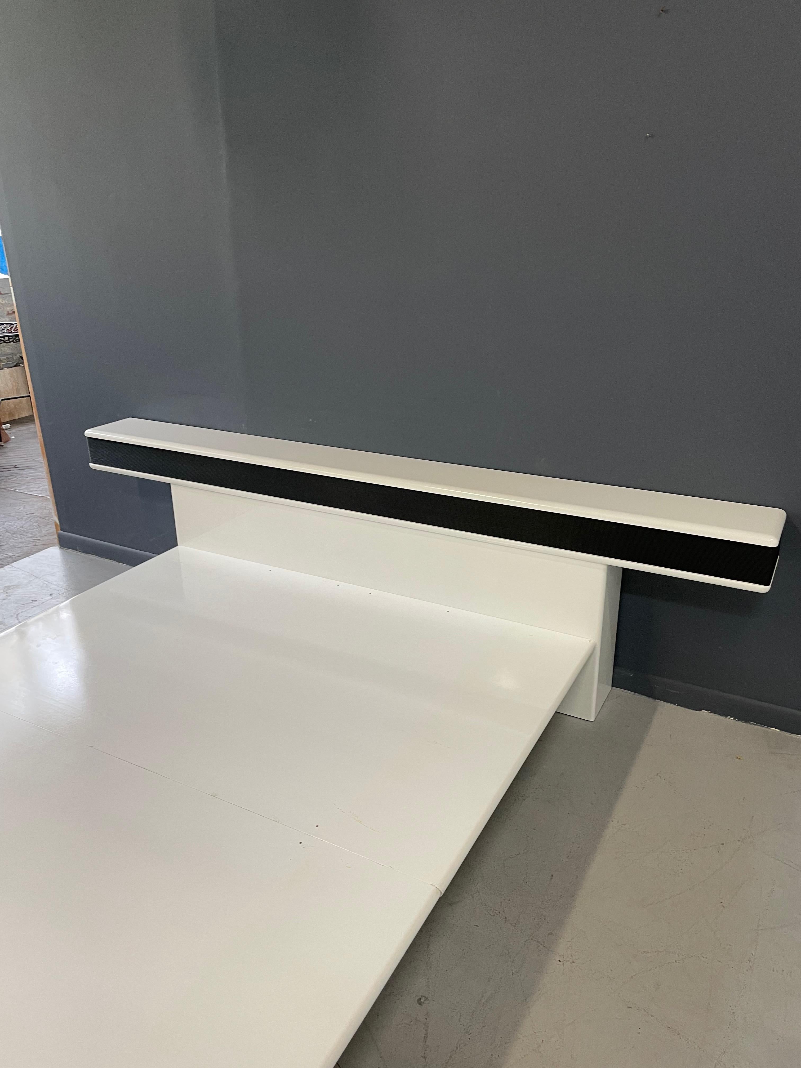 1980s Rougier Lacquer Platform Bed & Headboard White with Ribbed Rubber Trim 1