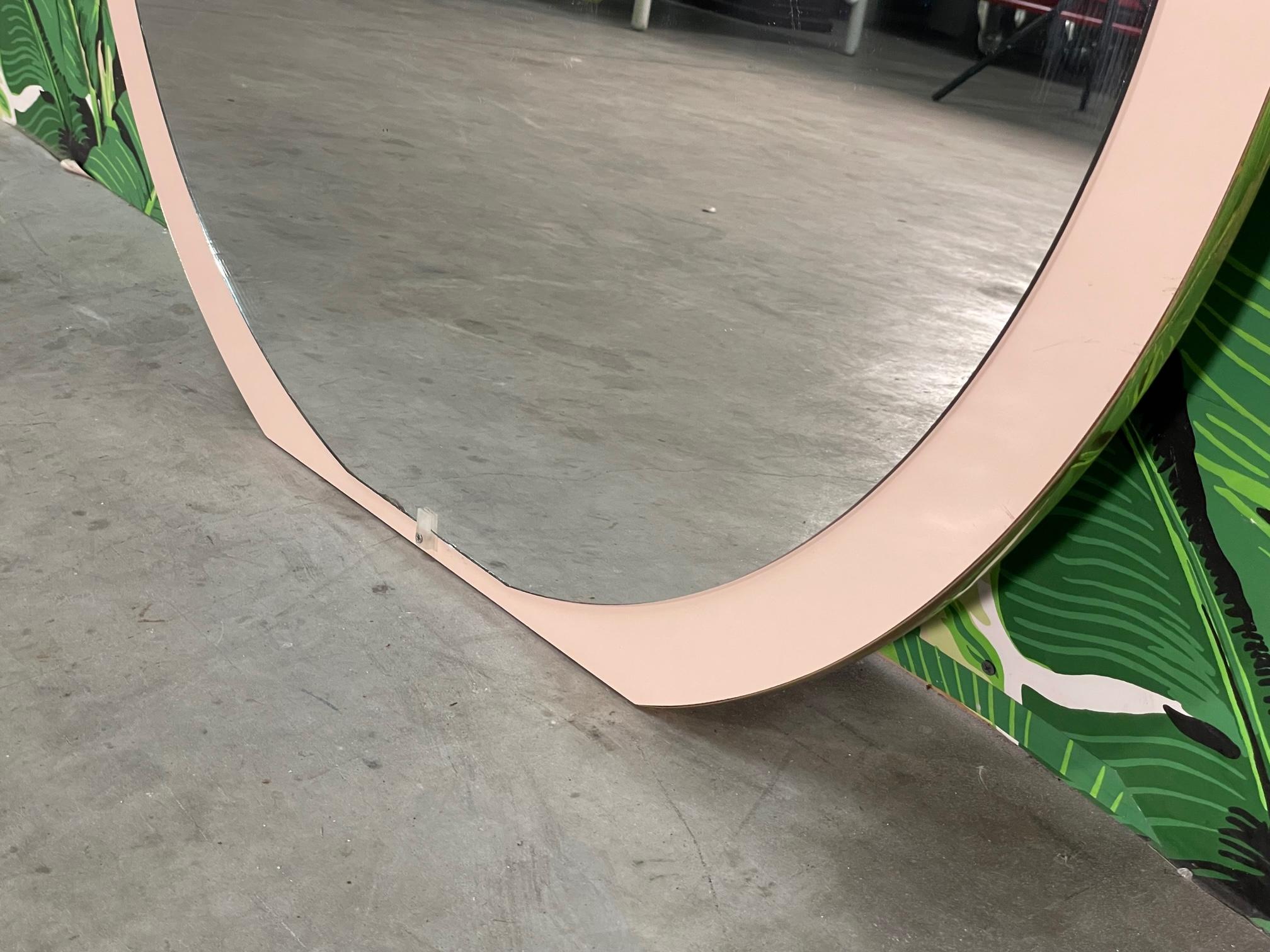 1980s Round Light Pink and Brass Dresser or Wall Mirror In Good Condition For Sale In Jacksonville, FL