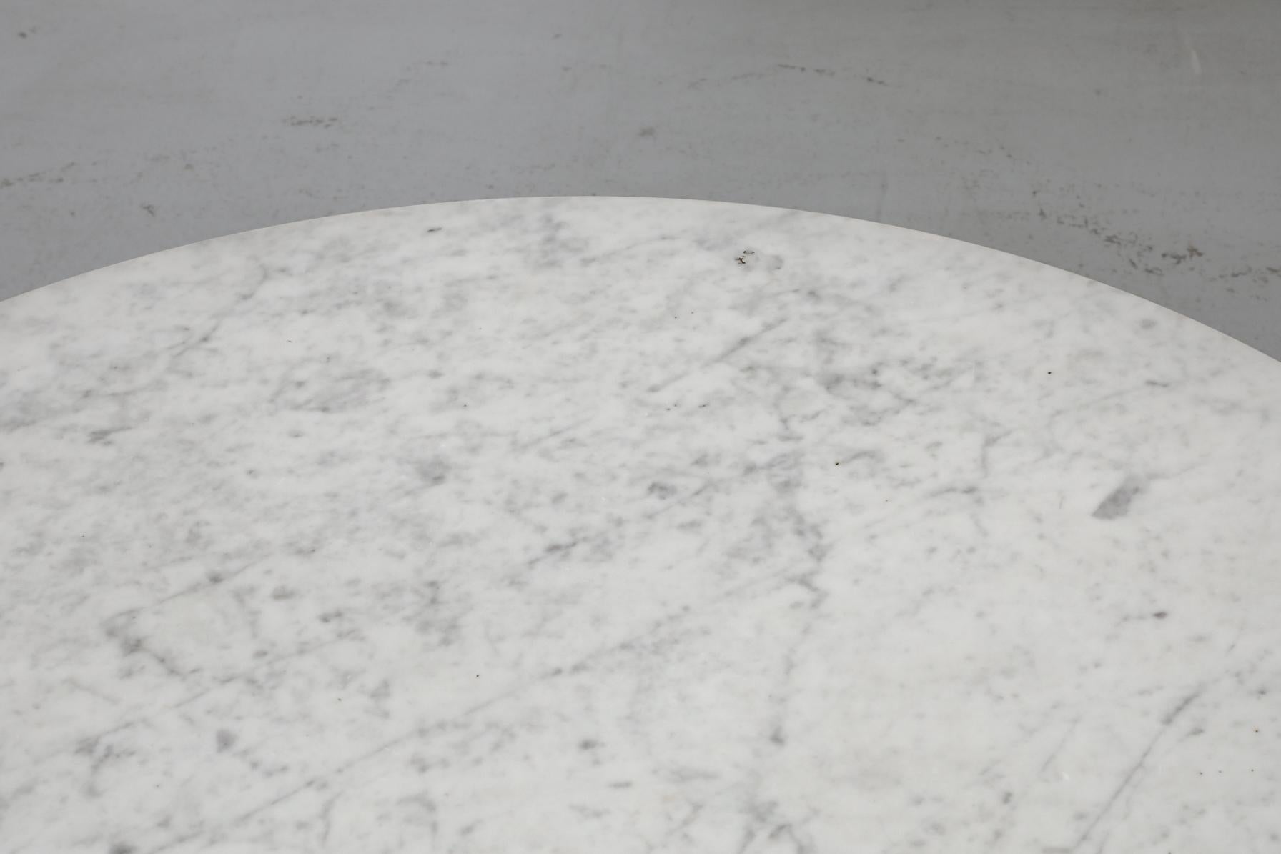 Late 20th Century 1980s Round Metaform Marble Top Coffee Table with Wide Black Enameled Drum Base For Sale