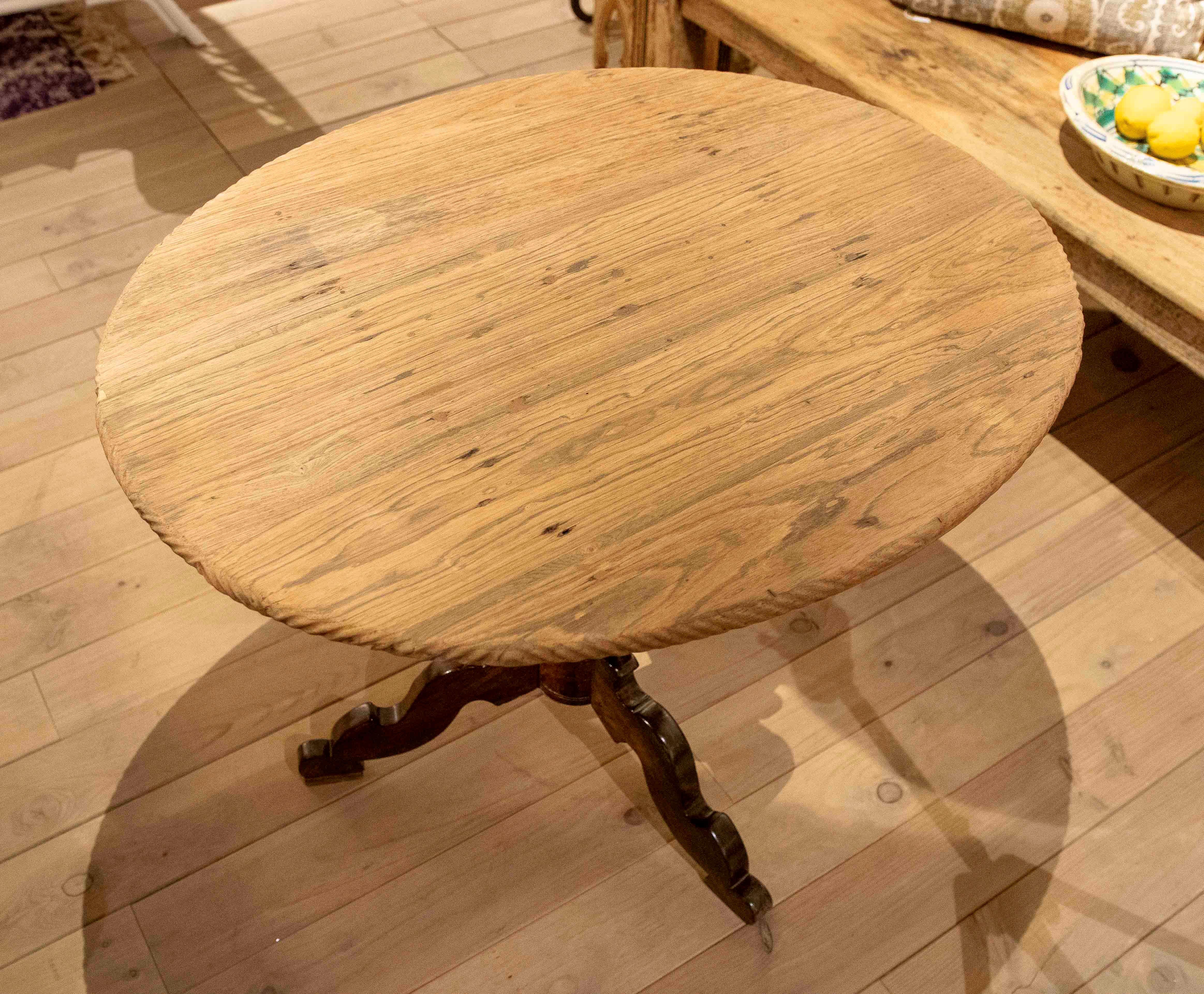 1980s Round Table with Turned Wooden Base and Top in its Natural Color For Sale 7