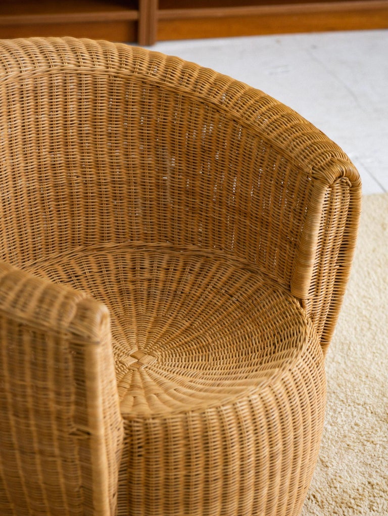1980s Round Wicker Barrel Chair at 1stDibs round wicker chair, rattan