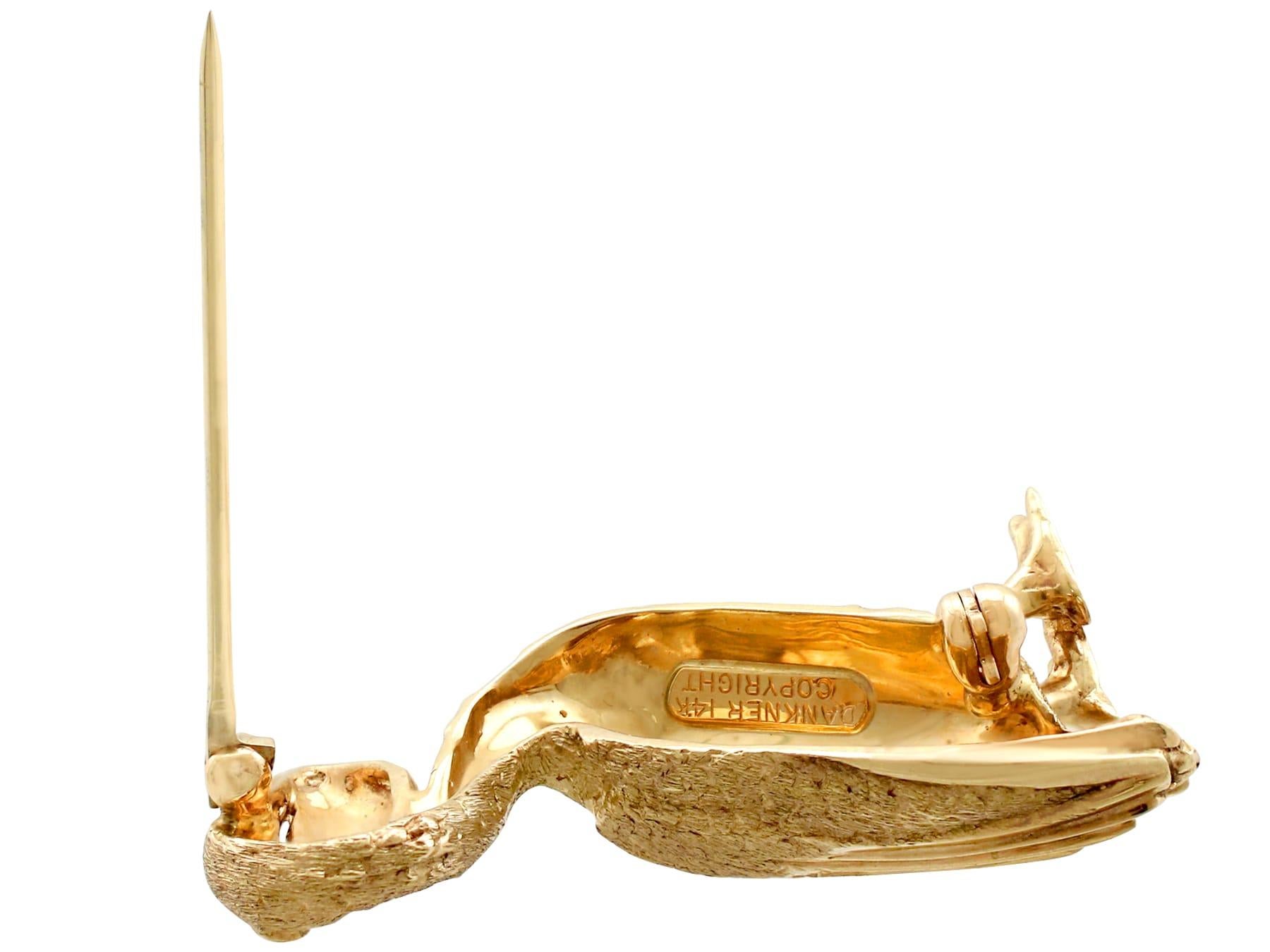 Pelikan-Brosche aus Rubin und Gelbgold aus den 1980er Jahren für Damen oder Herren im Angebot