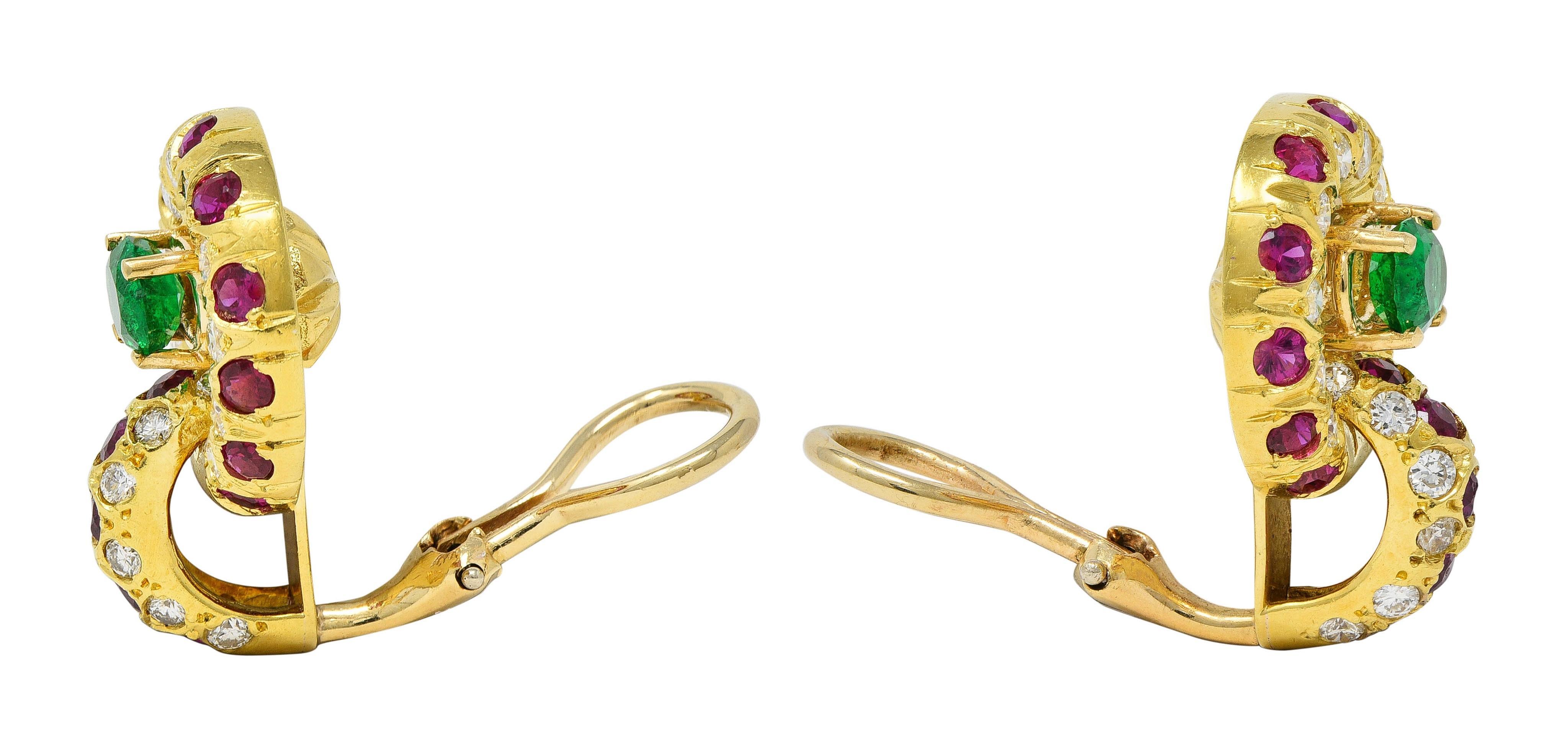 1980er Jahre Rubin Smaragd Diamant 18K Gold Vintage Türklopfer-Ohrclip-Ohrringe für Damen oder Herren im Angebot