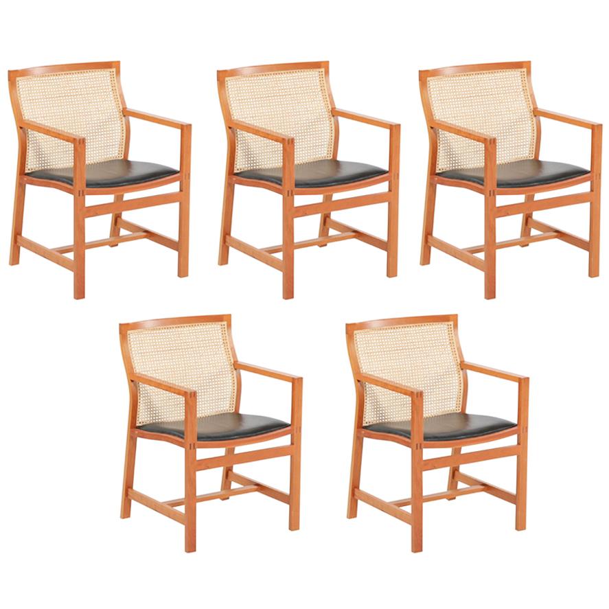 Lot de cinq fauteuils en cerisier de la série King de Rud Thygesen et Johnny Sorensen des années 1980
