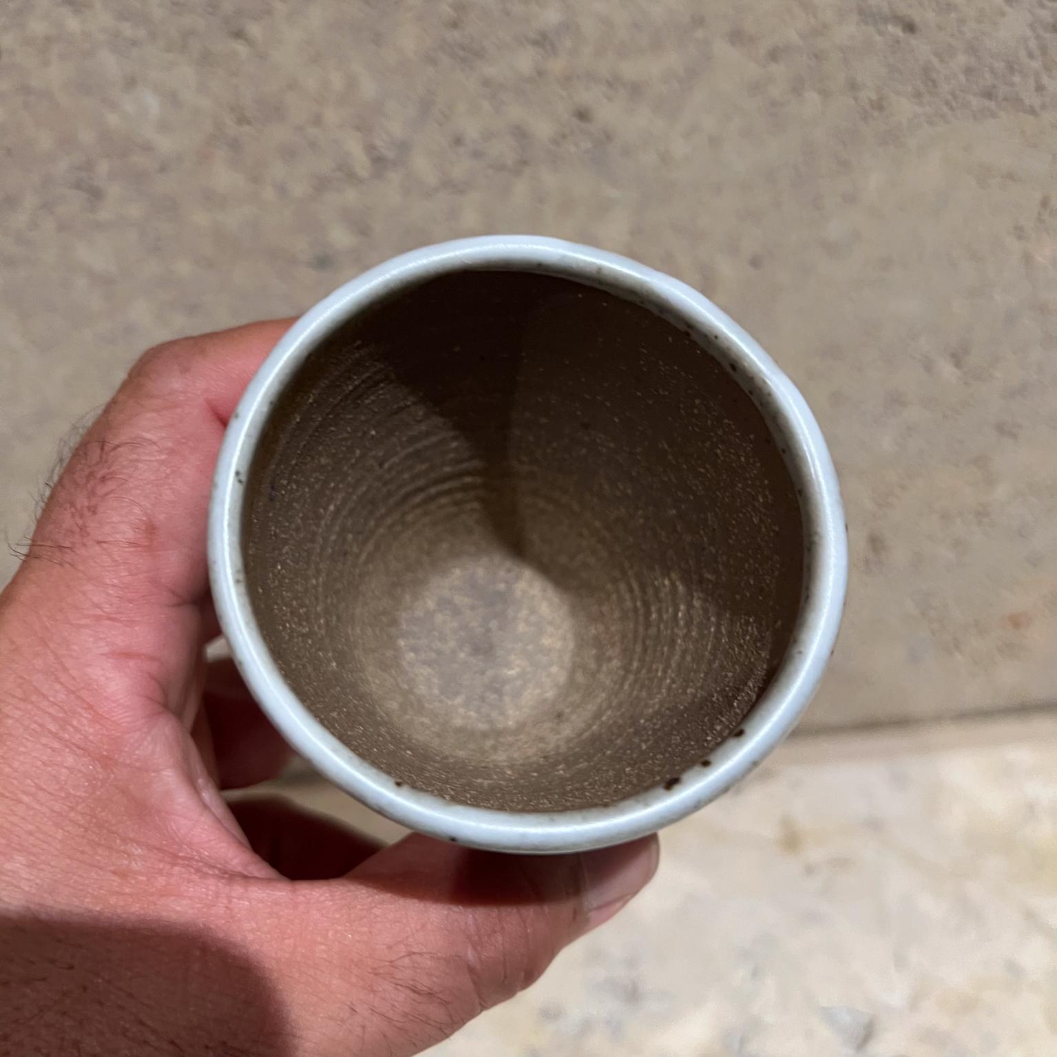 Tazza da sake in ceramica Ryoko degli anni '80 Japanese Studio A in vendita 3