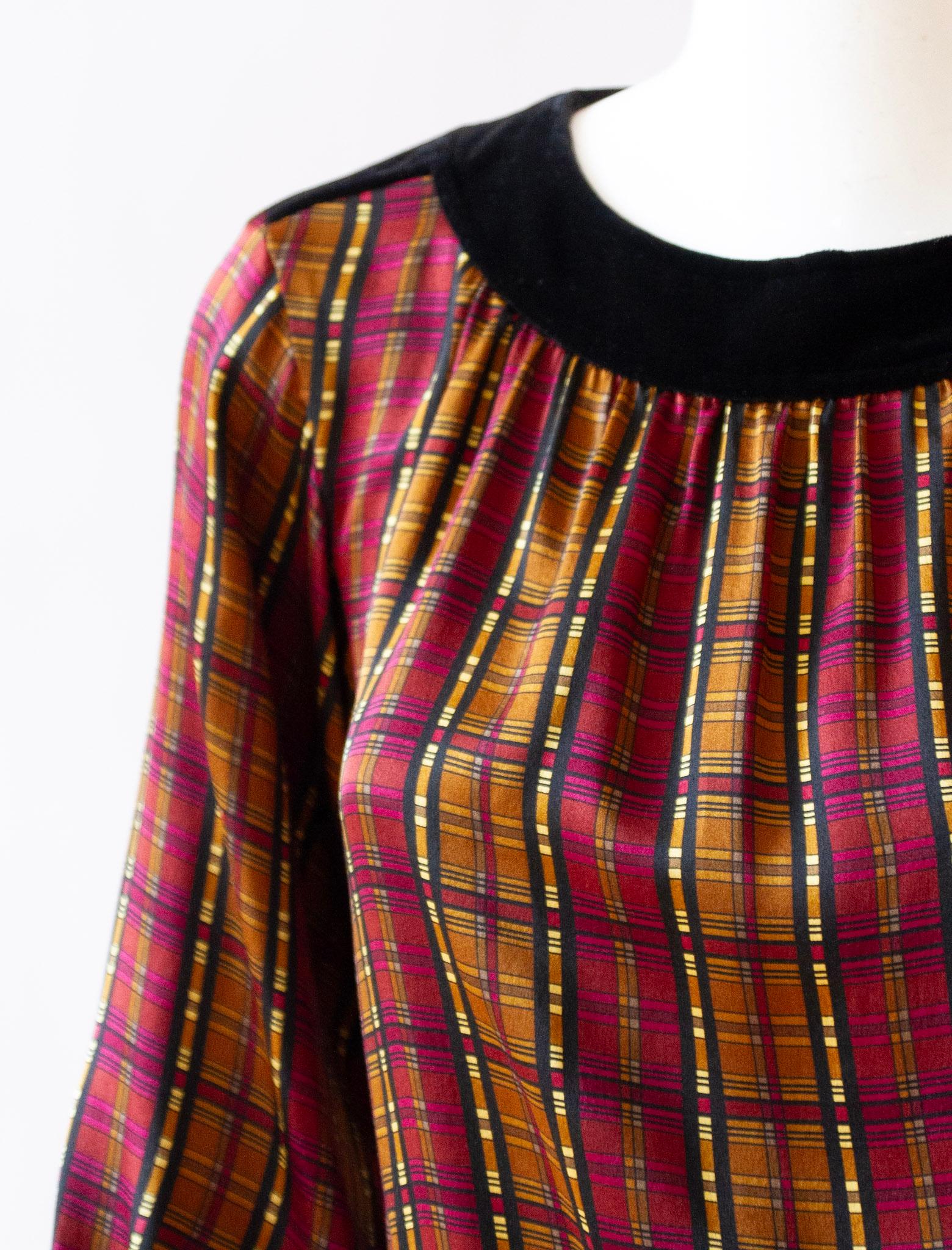 Saint Laurent plaid gold and lamé silk top with balloon sleeves and velvet round neckline and velvet cuffs.

Sz 34