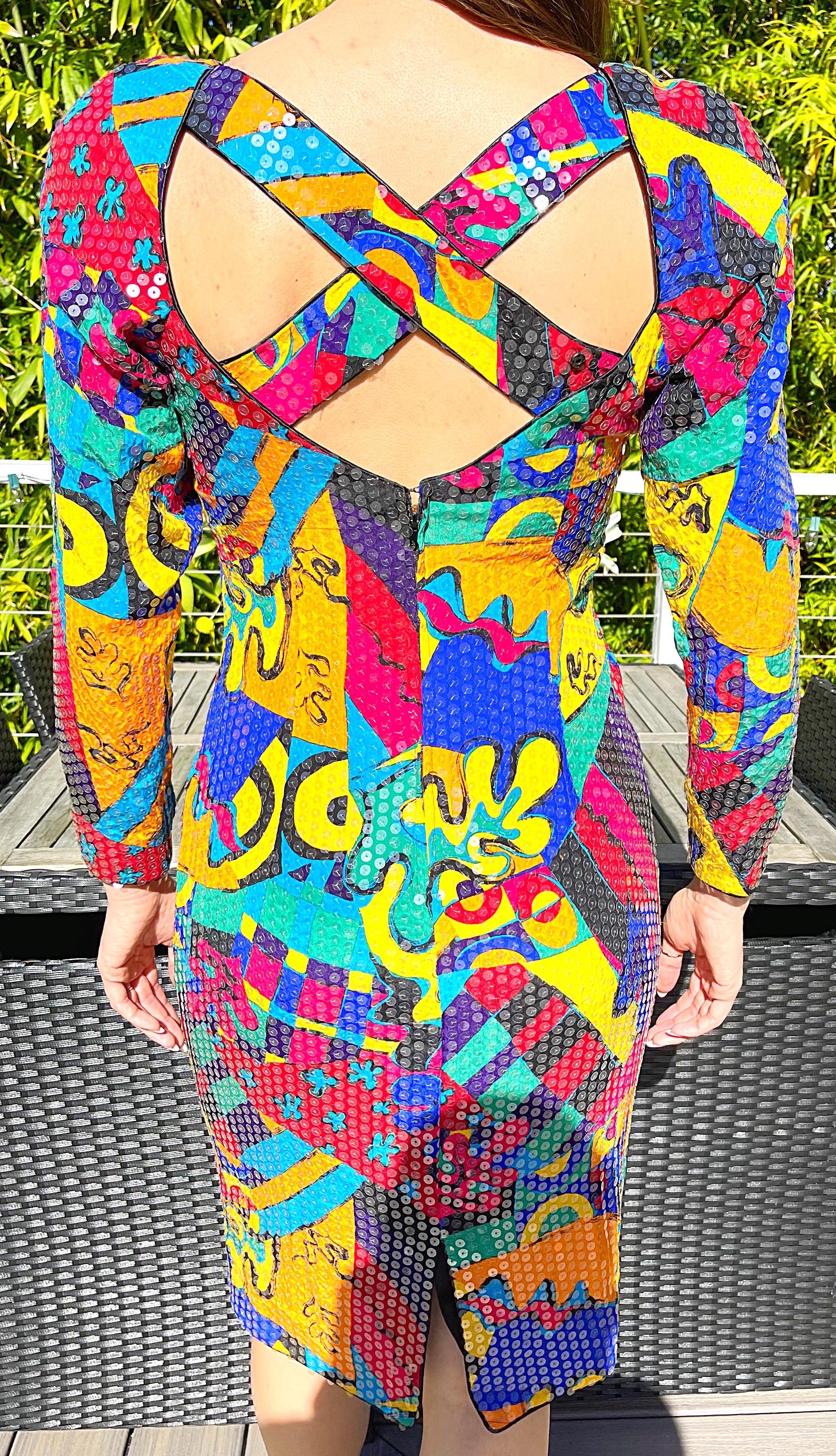1980er Saks 5th Avenue Größe 6 /8 Vollständig Paillettenbesetztes Kleid mit buntem Graffiti-Druck 80er Jahre Damen im Angebot