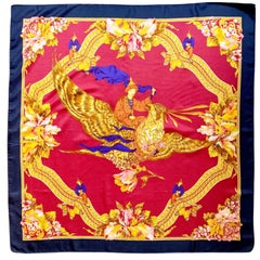 1980er Salvatore Ferragamo Chinesisch  Babuschka-Schal aus Seide 