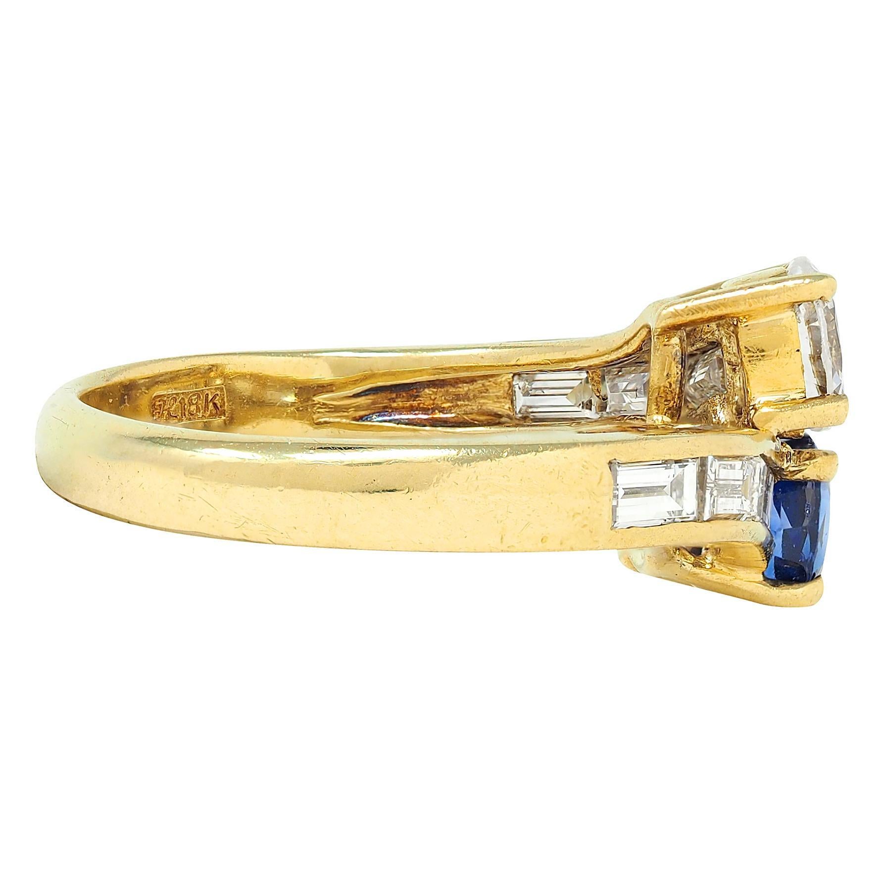 Taille ovale 1980 Saphir Diamant Or jaune 18 carats Bague Vintage Toi-Et-Moi Bypass en vente