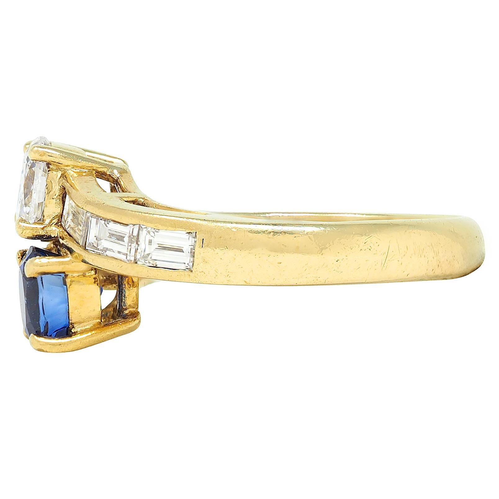 1980 Saphir Diamant Or jaune 18 carats Bague Vintage Toi-Et-Moi Bypass Pour femmes en vente