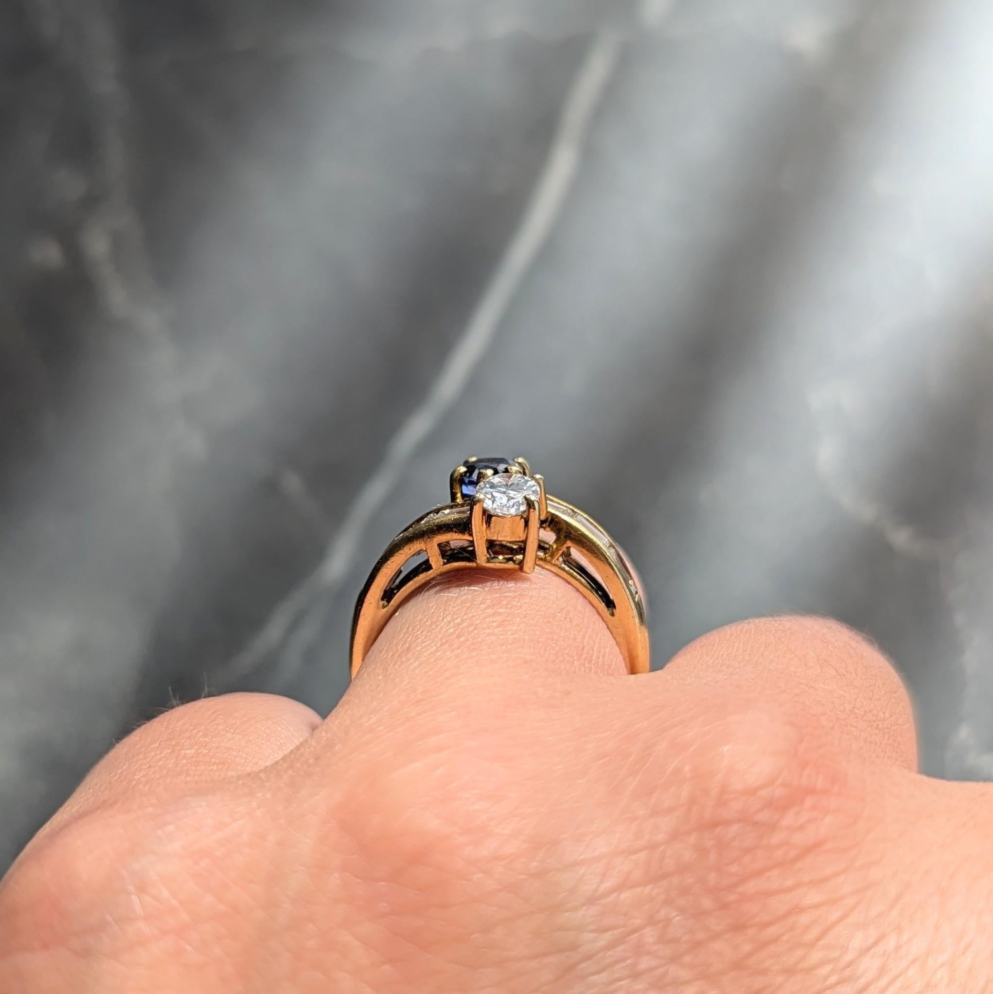 1980 Saphir Diamant Or jaune 18 carats Bague Vintage Toi-Et-Moi Bypass en vente 3