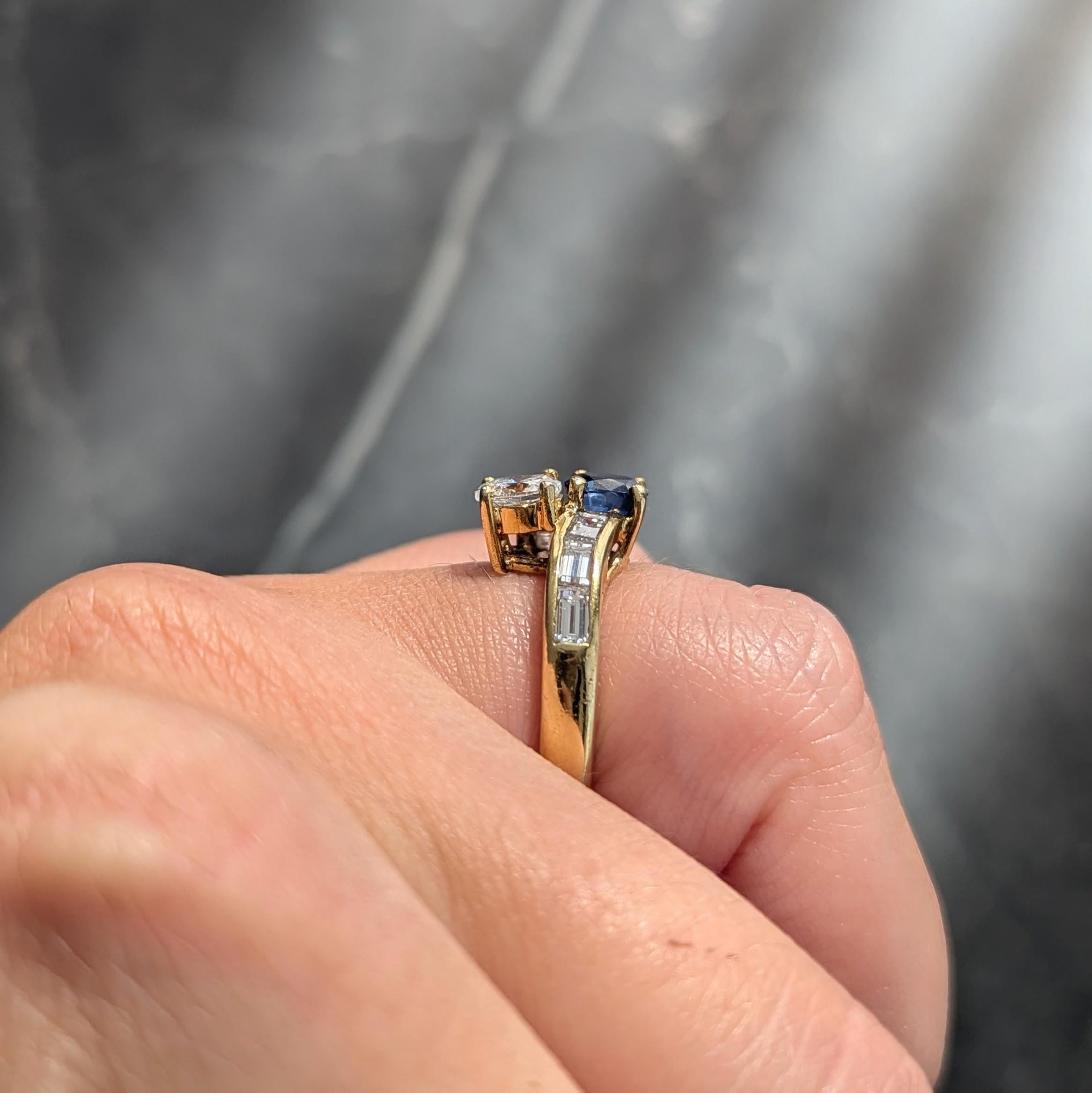 1980 Saphir Diamant Or jaune 18 carats Bague Vintage Toi-Et-Moi Bypass en vente 4