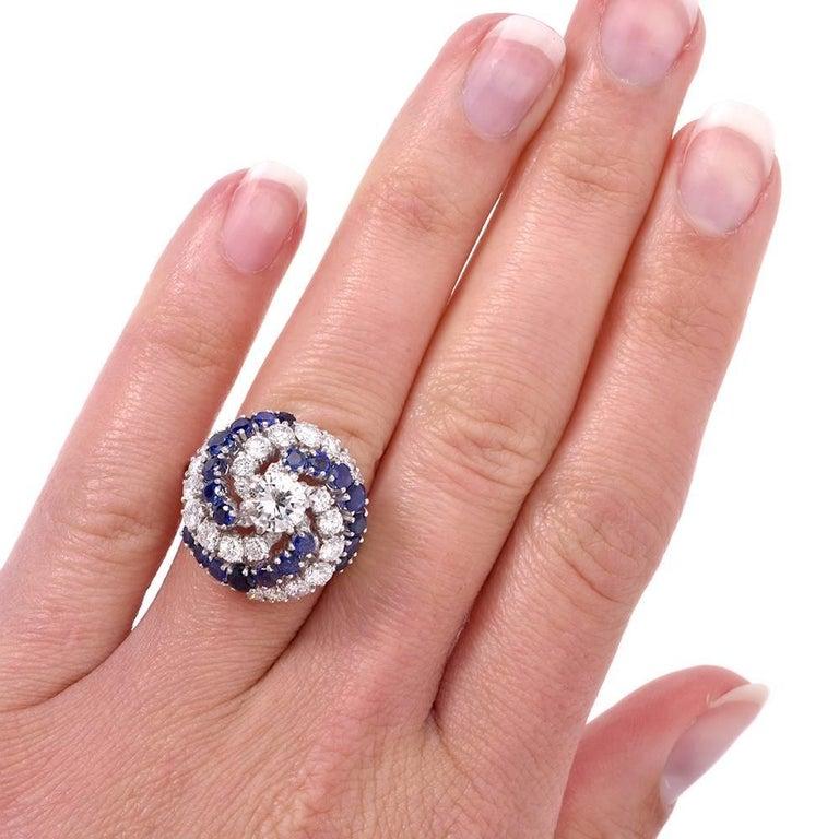 1980s Sapphire Diamond Cluster 18 Karat Gold Cocktail Dome Ring In Excellent Condition For Sale In Miami, FL
