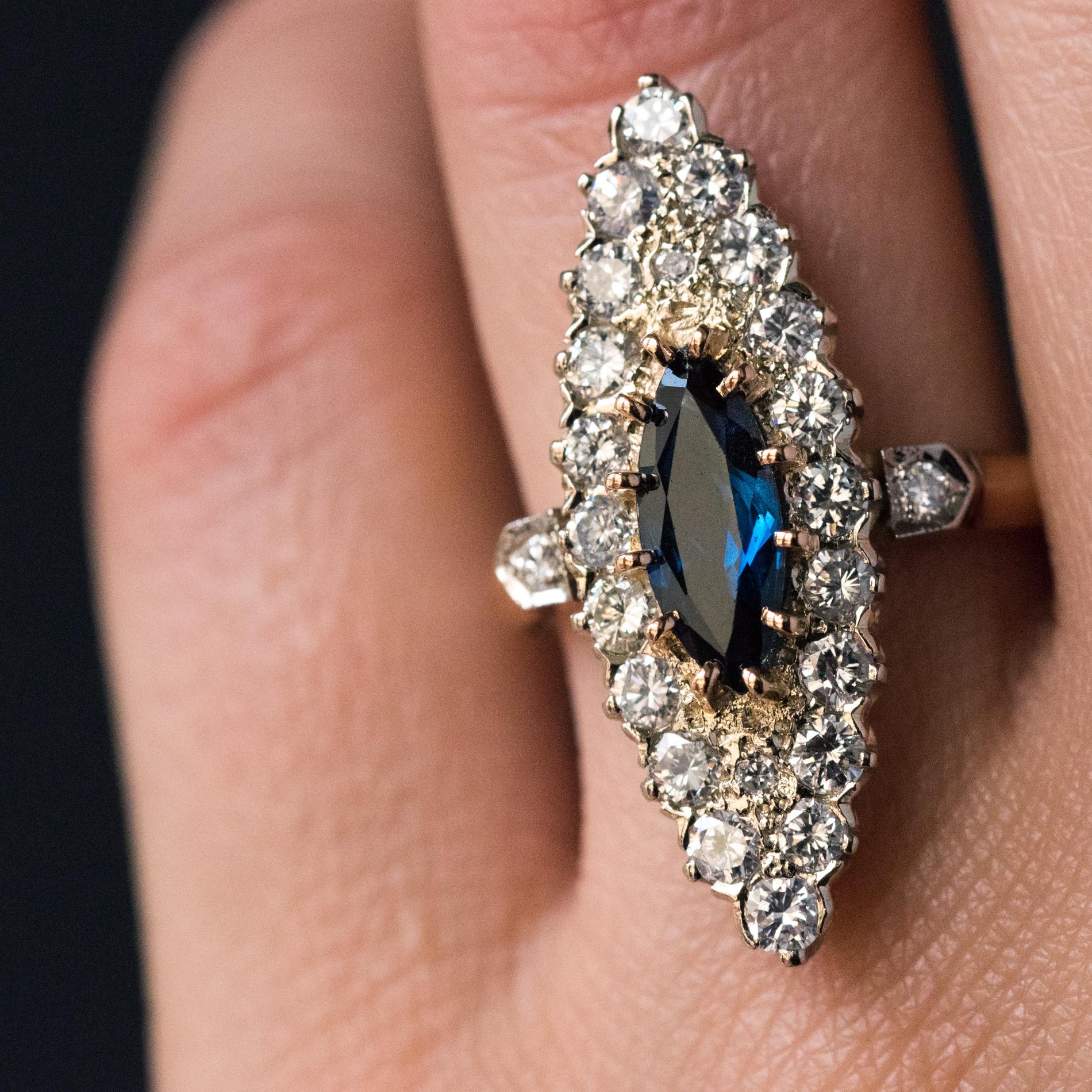 1980s Sapphire Diamonds 18 Karat Gold Marquise Ring In Good Condition In Poitiers, FR