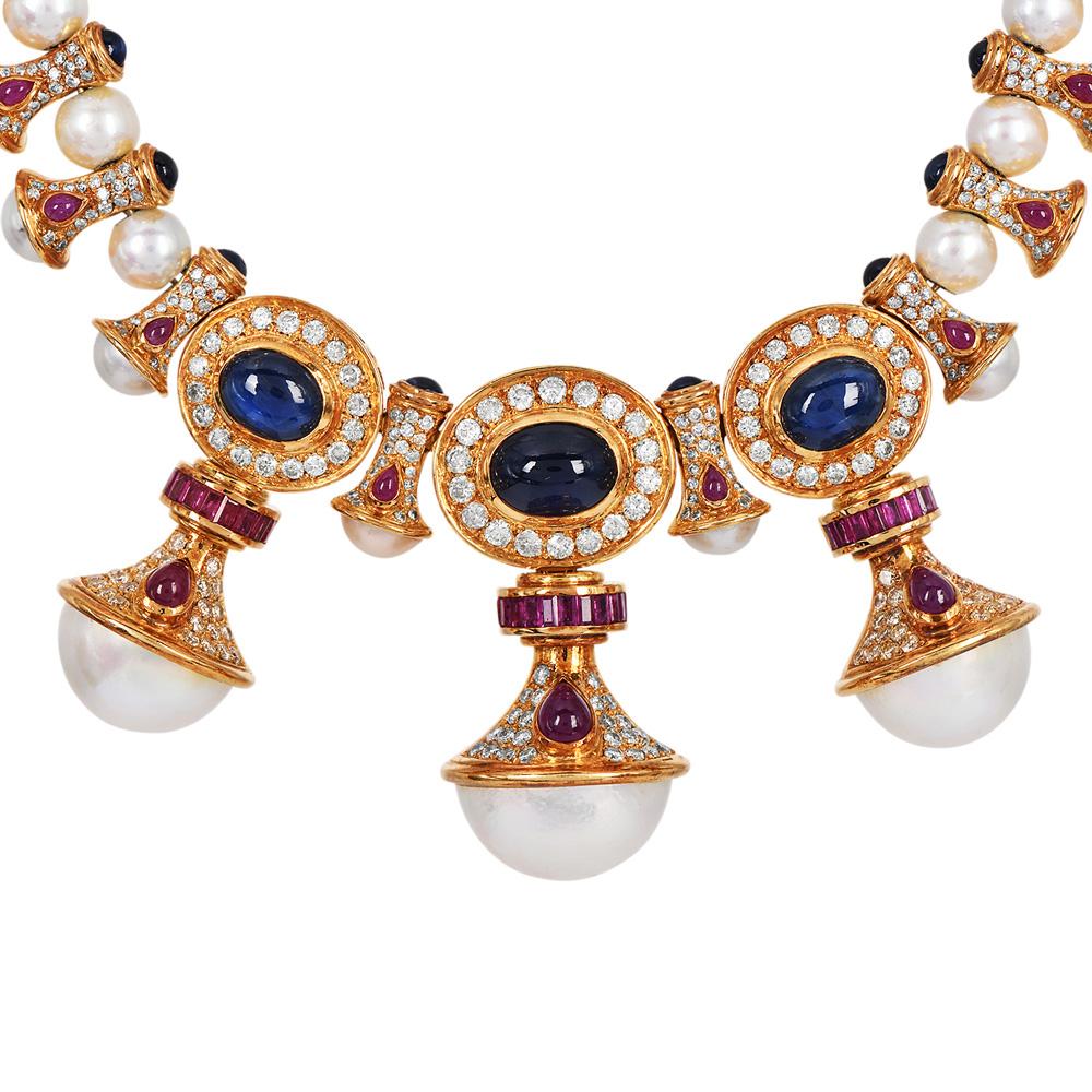 1980S  Collar de oro de 18 quilates con zafiro, rubí y perla Cabujón en venta