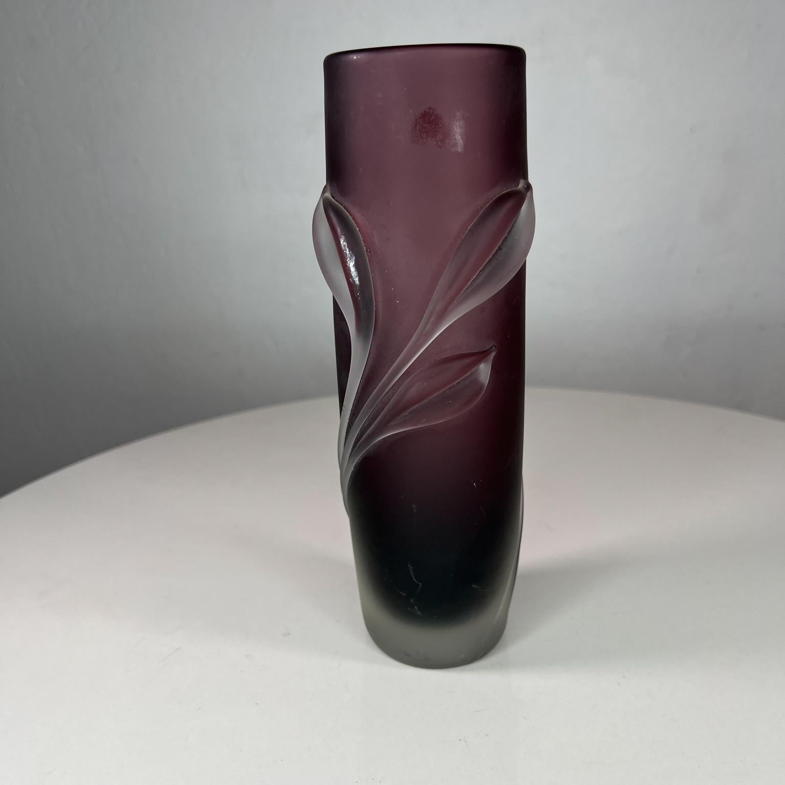 1980s Modern Satin Sheen frosted Art Glass purple vase by William Glasner, New York
Signed and numbered
8.75 tall x 3.25 diameter
Preowned original unrestored vintage condition.
See images provided.
 