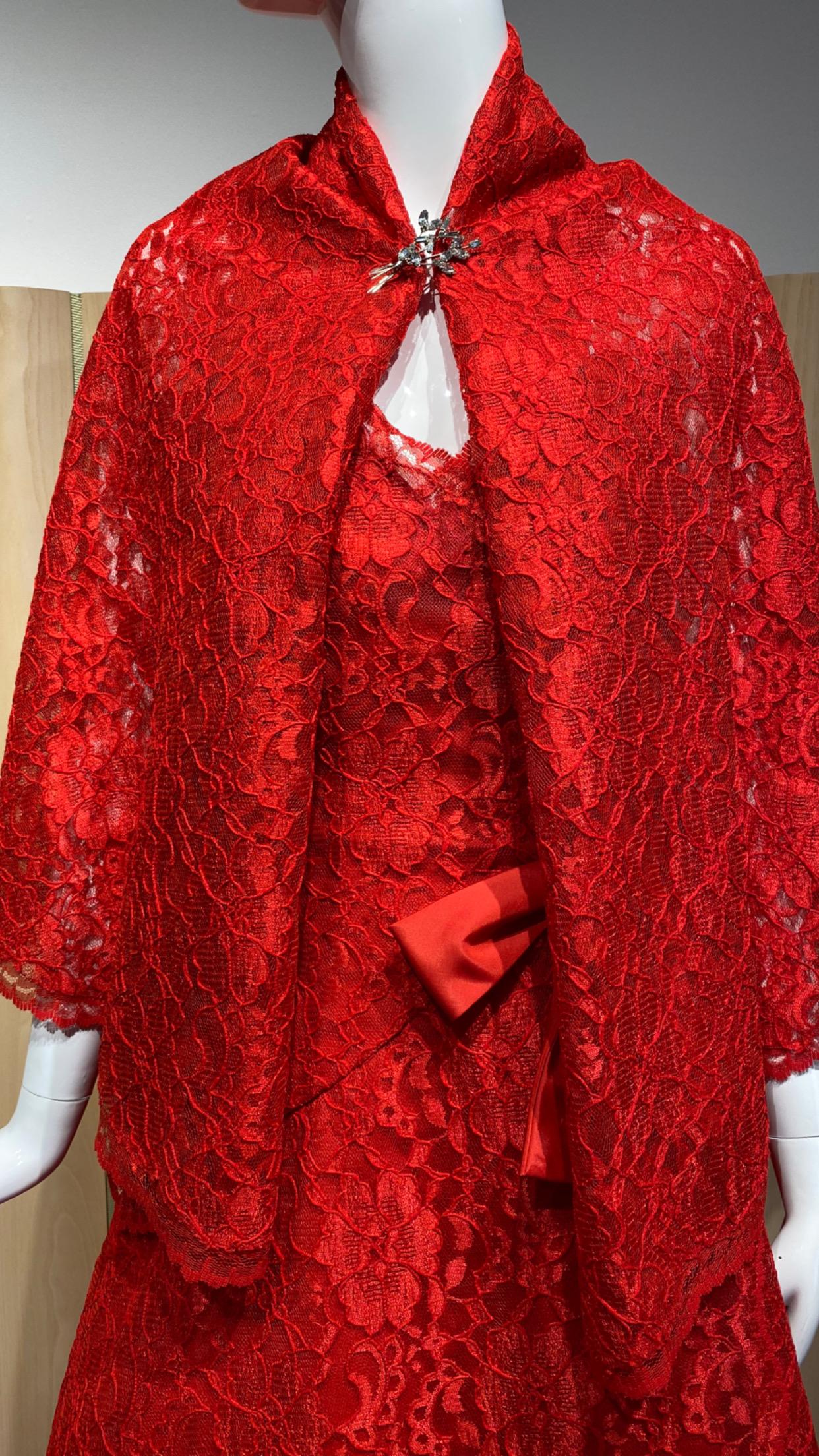 1980s SCAASI Red Strapless Lace Gown With Shawl For Sale 3