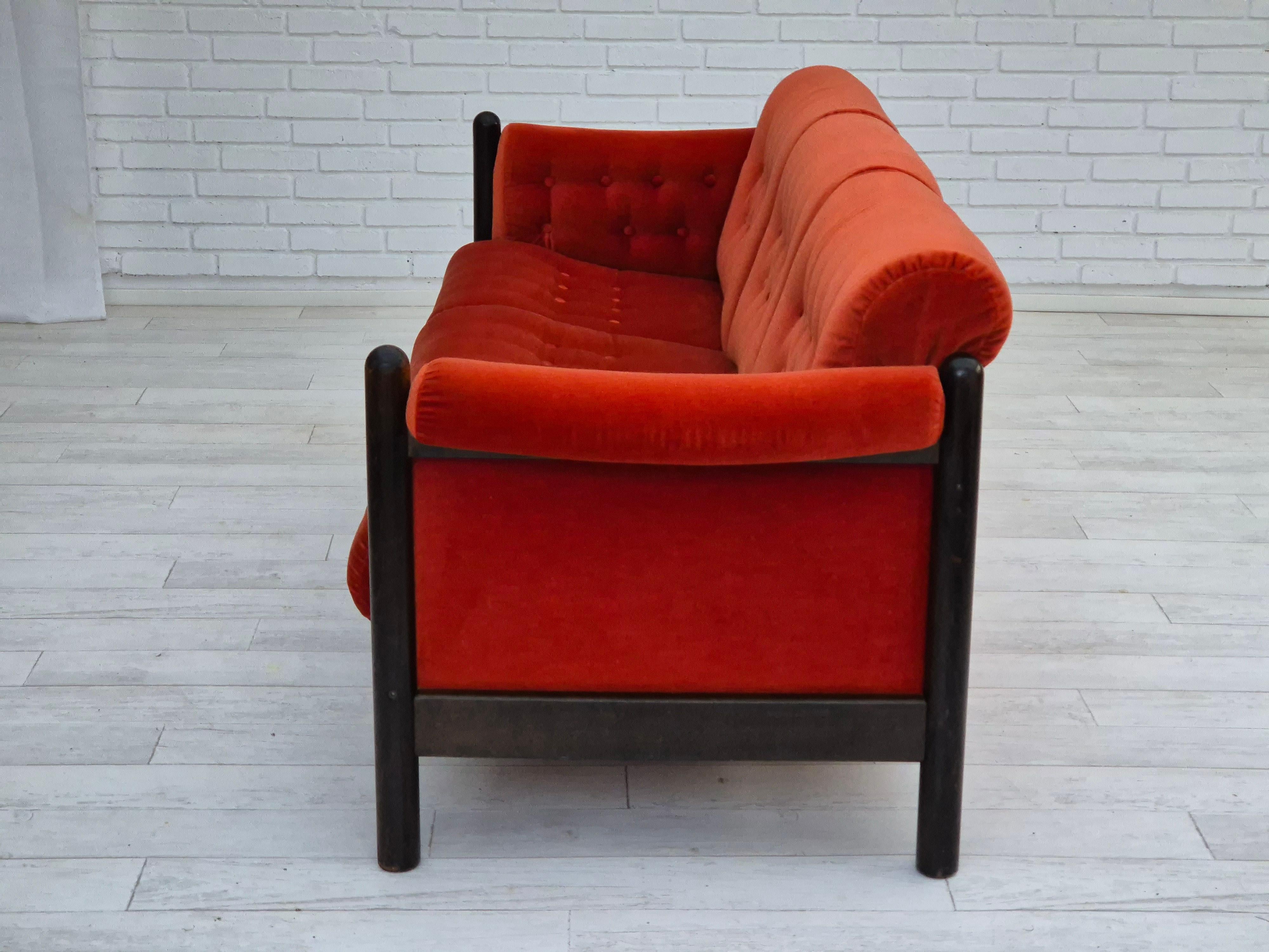 1980s, Scandinavian 3 seater sofa, original very good condition, velour, oak. For Sale 4