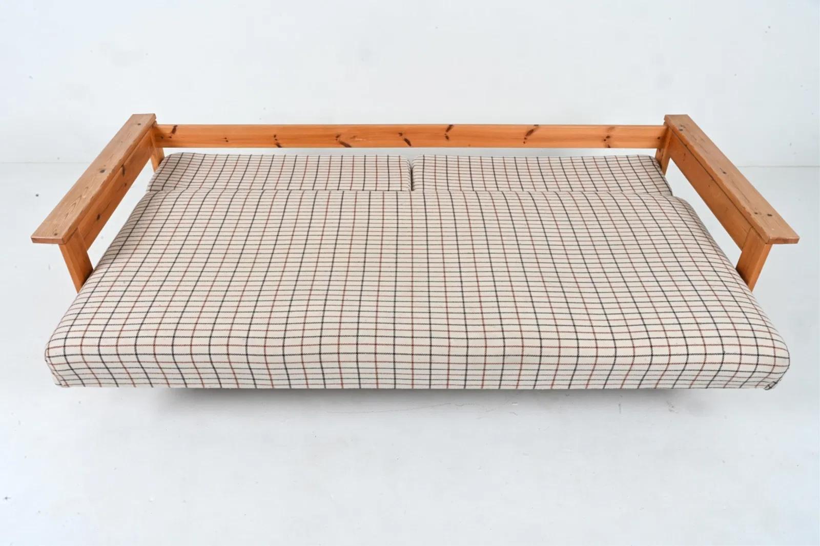 Danese Divano-letto in pino The Modern Scandinavian degli anni '80 in vendita