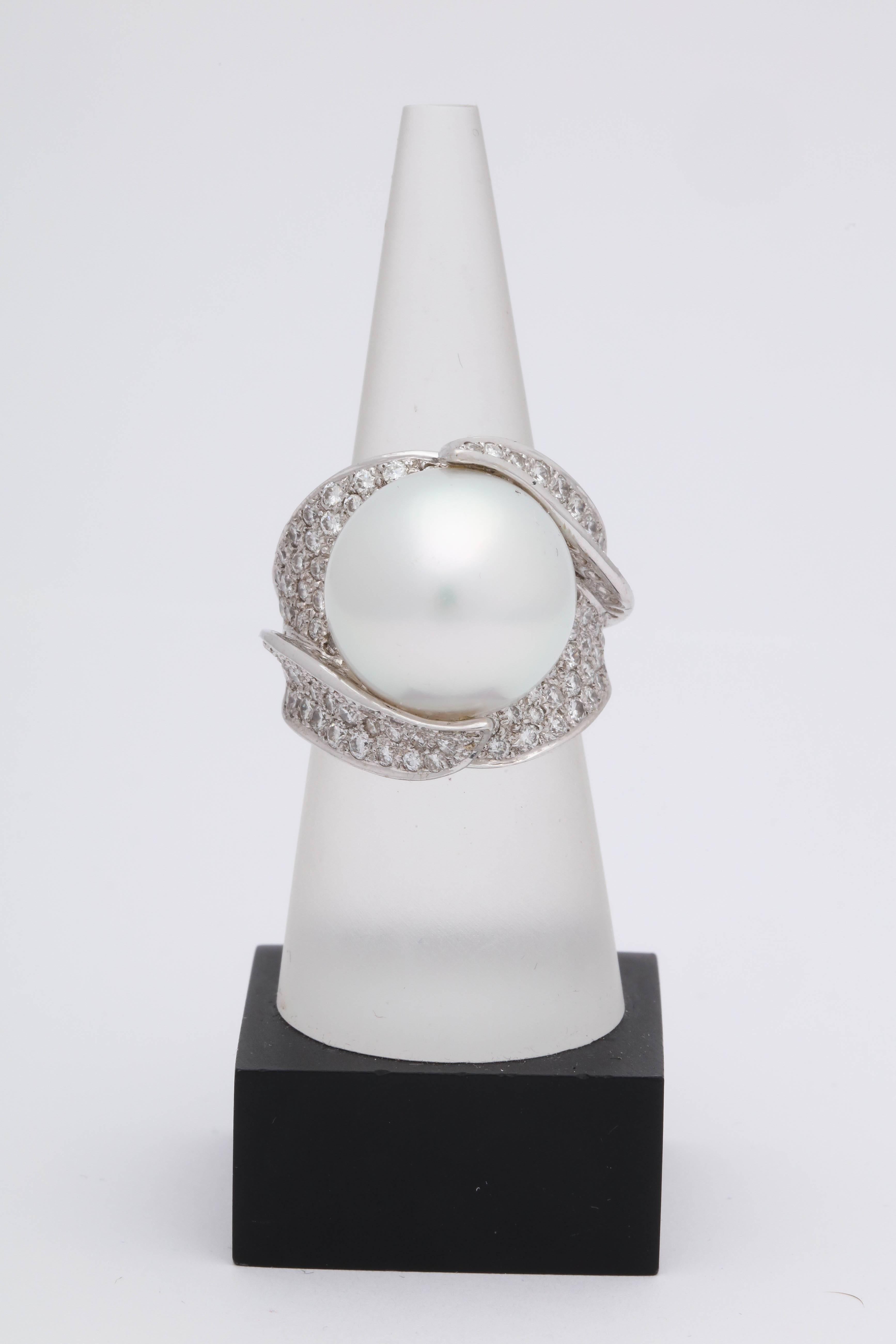 Round Cut 1980s Sculptural South Sea Pearl with Diamonds Large Gold Cocktail Ring For Sale