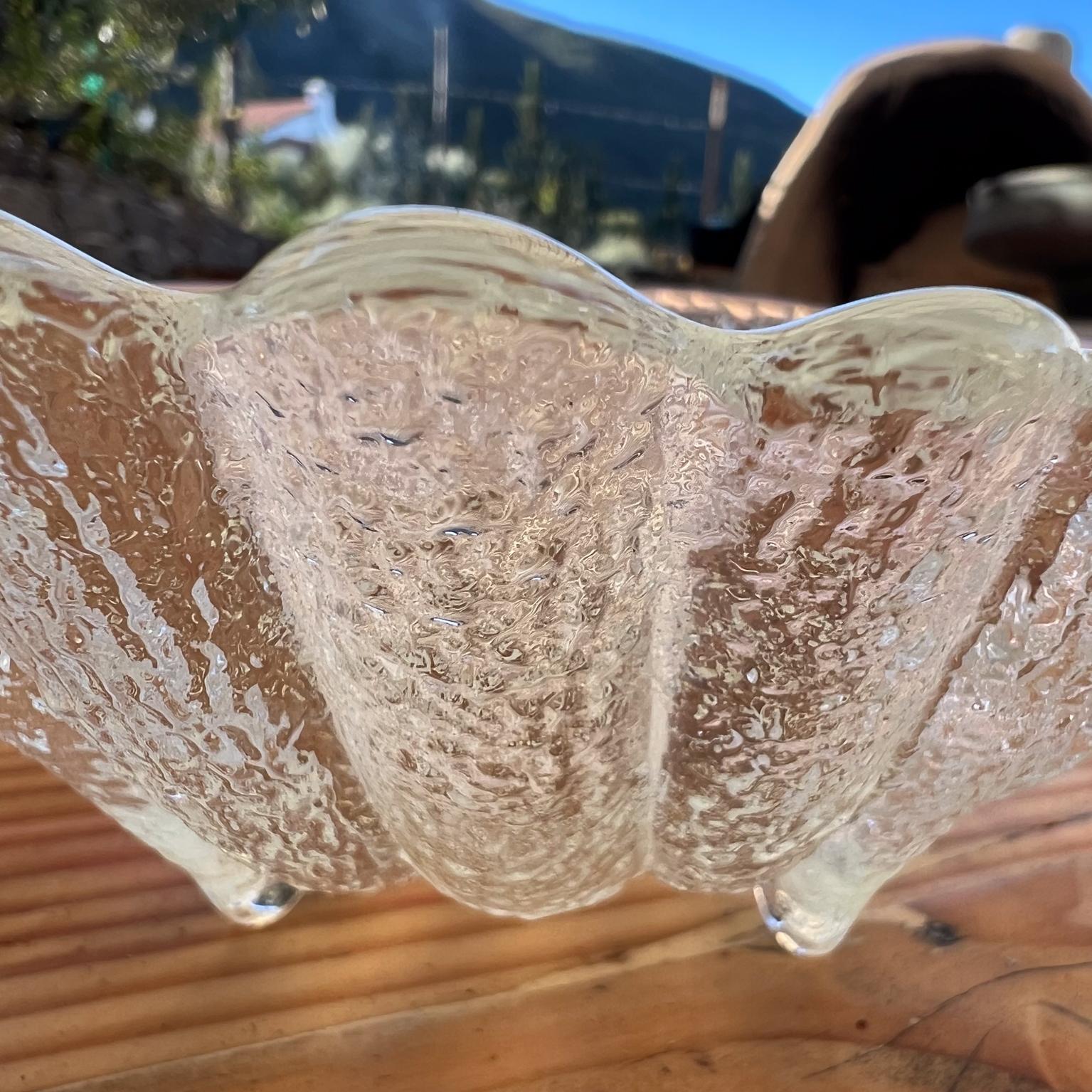 1980s Sculptural Glass Shell Footed Dish For Sale 4